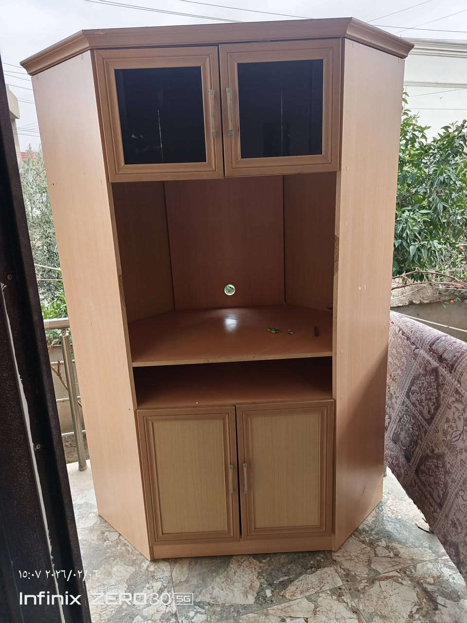 مكتب نضيف مابي كسر + زولية نضيفة للبيع ثنينتهم 50 وبي مجال 
***********
