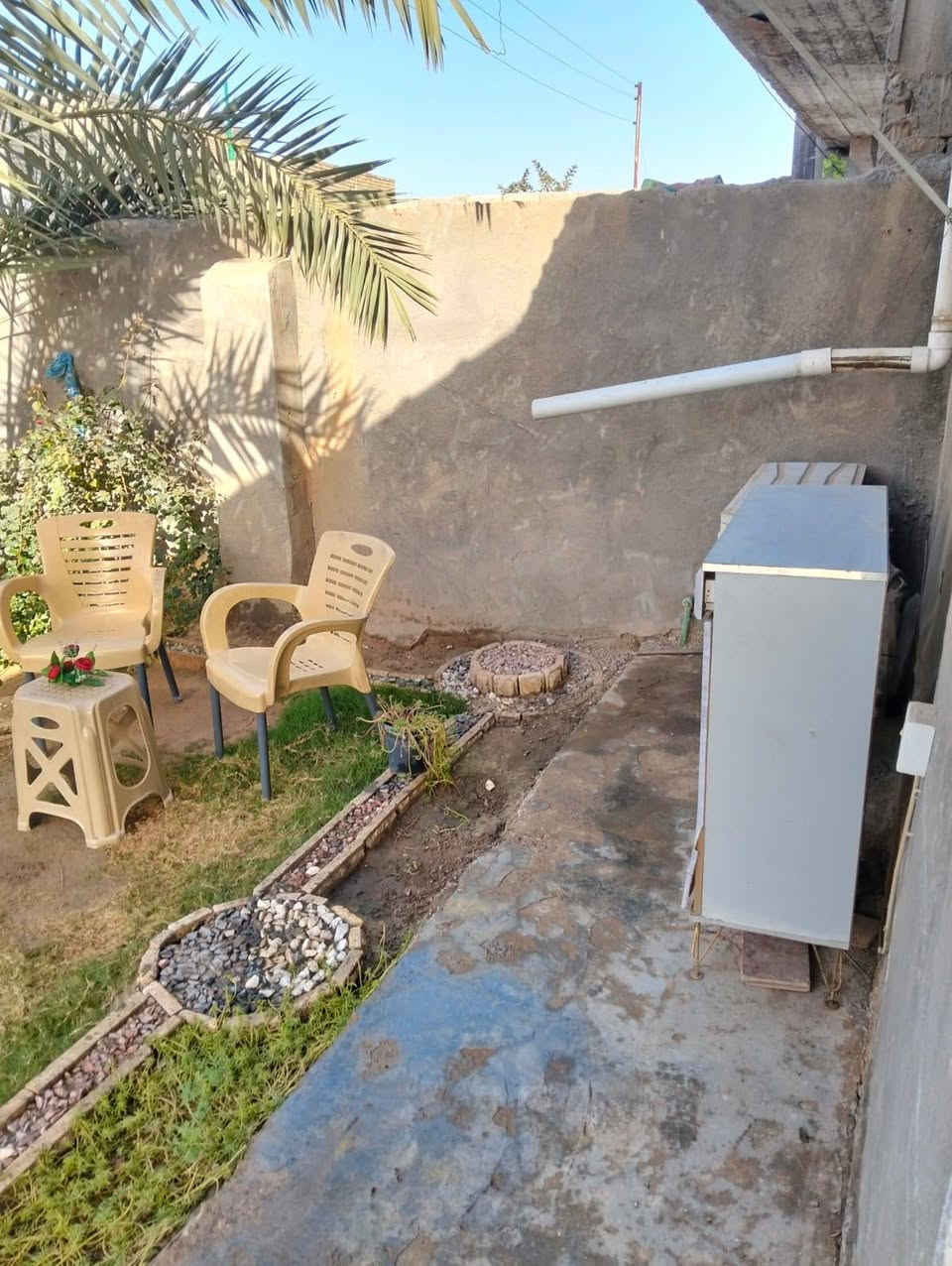 بيع بيت ركن على شارع ماهر   المساحة  230/متر 
خدمات كامله   
يصلح مشتملات اثنين  
شارع ماهر   
السعر ٨٠ وبي  مجال 
***********
 مااجوب على خاص   فقط اتصال
