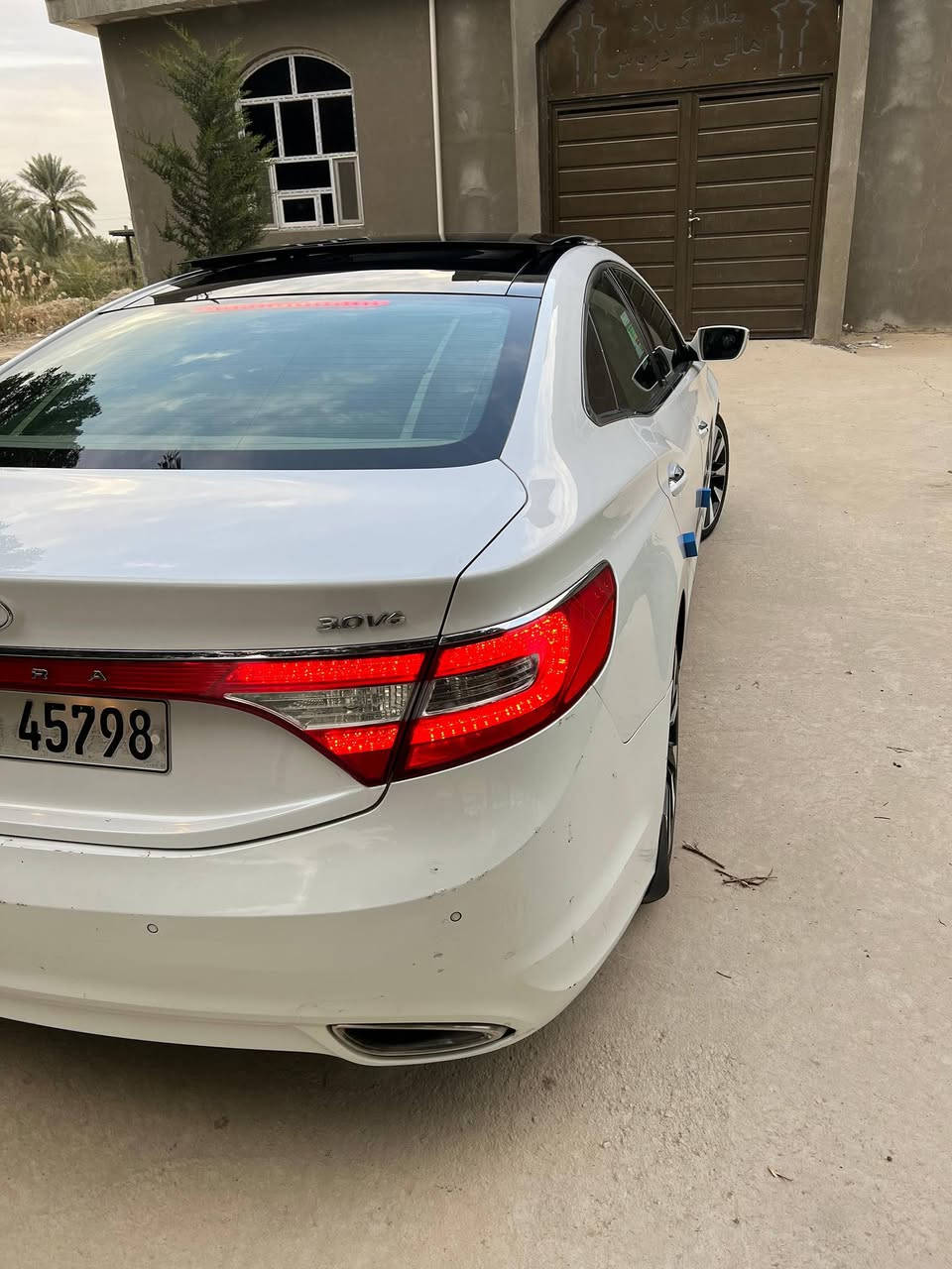 السلام عليكم ورحمة الله وبركاته ..........اللا عشاق جديد ول نضيف فقط.........
هونداي ازيره  خليجي موديل 2014 خليجي موصفات Vip فول الفول اعله فئه ...؟رقم اربيل   جديد هزه وسنويه تحويل جديد الحد ال 2030 
وكاله تحويل اني حاضر ........
 مكينه 6 سلندر  كفاله  لا تنقيص ولا تبخير 
سياره كفاله عامه  من فتح وتبديل  شرط سونار سياره جاهزه من مكينه وكير وحداديه وتخم تاير تبريد غرفه جديده الف ماذب عليه  
سياره نضافته 💯 بل 💯 جكد ما توقع نضيفه وجاهزه 
موصفات السياره
بجم كله زنون  
بصمه ابواب وتشغيل 
بانوراما طكتين 
كشنات جلد 
تدفئه تبريد كشنات 
قطعتين تبريد 
تحكم كشنات منفصل بل ابواب 
شاشه كبيره بلادي 
تحكم  بيانو 
هند بريك بصمه 
برده خلفيه كهربائيه 
بردات جانبيه خلفيه 
مري شفط نظام ترحيب 
عنده تقرب ناره داخليه 
فتح صندوق ذكي 
تحكم جام اتو ......
لدات امامي خلفي وبلو جكتور لد ..................................
لايت زنون عالي ناصي 
حساس امامي خلفي 
تحكم ستيرن كهربائي 
سترين كرهبائي + ذكي 
كشن ذكي 
نظام اصوات انفنتي 
لد مري جانبي 
اناره داخليه بلادي 
مري قلاب 
زراكات اماميه 
جرس بل 120 
حساس خلفي امامي 
يدات نيكل إشارات ترحيب جانبي ..........................
دمام خلفي كولتي عالي 
دبل كزوو خلفي 
ويل كب 19 كرؤم......
سياره جديده بمعنه الكلمه ماشيه  160حقيقي 
----------------------------------------------------------------------------
السعر  140 وبيه مجال كلش بسيط  .....مكان سياره بابل  ‏‪***********
وتساب 👉*********** 
----------------------------------------
