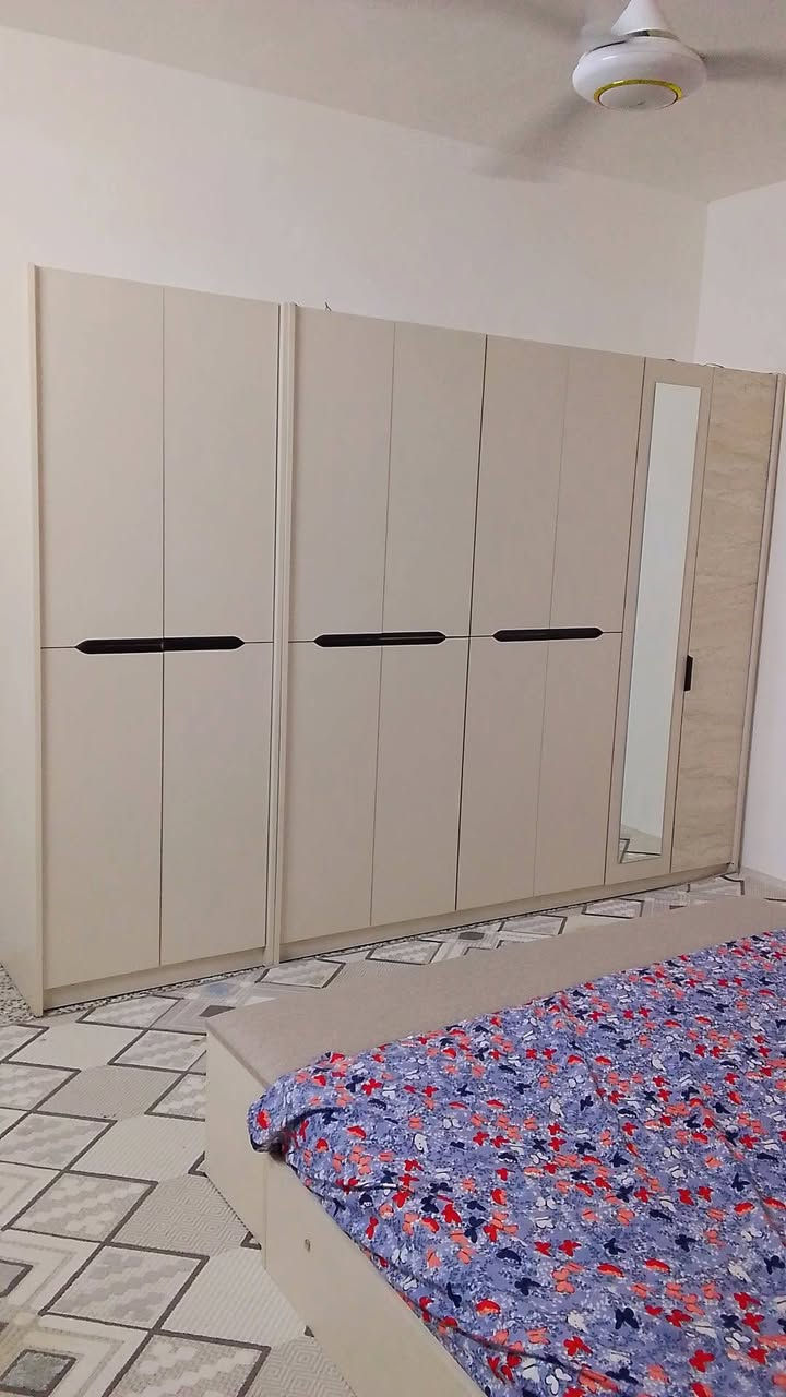 السلام عليكم غرفت نوم تركيه صارلي شهر من اخذتها جديد كلش للبيع مكاني سبع البور .. سعر خاص . ***********
