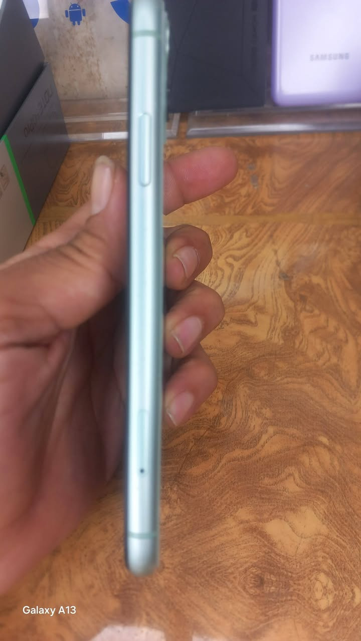 ايفون ١١ عادي ءاكرة ١٢٨ 
مبدل شاسه ٣ خيارات وبصمه 
وامفه الباقي كوله مكفول 
سعر ١٧٠ مكان بغداد الامين 
***********
