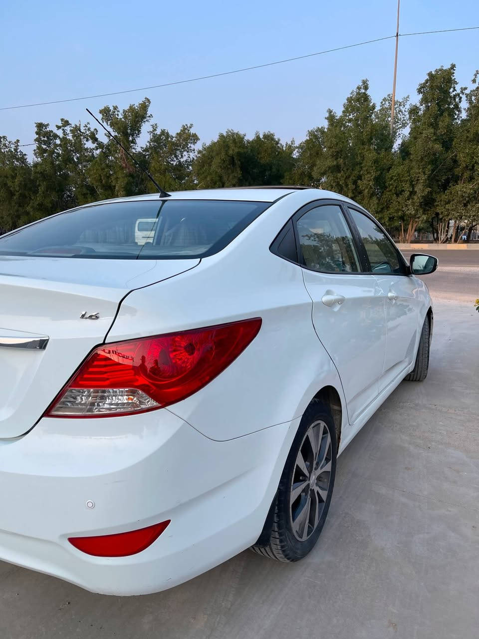 2014 للبيع بيها بارد بالبنيد فقط بدون صبغ بدون معجون كير محرك بحالة جيده ماشيه 145 الف بسمي تحويل مباشر داخل جديد صدر جيد تخم تاير جديد باتري جديد عنواني الحله البكرلي *********** السعر 108
