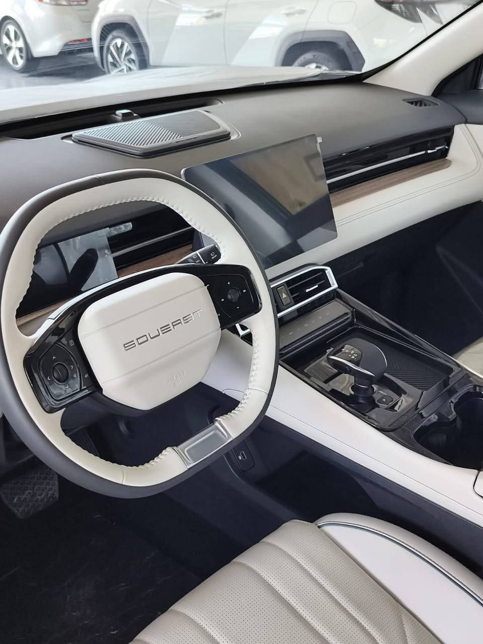 سوئيست S06 موديل 2026 🚗
✅ زيرو كيلومتر

✅ محرك 1.5 لتر تيربو (1.5T)

✅ 4 سلندر بنزين

🛡 الضمان:

ضمان المحرك 10 سنوات أو 1,000,000 كم (أيهما أسبق) للمالك الأول.

الضمان مقدم من شركة هارلم.

📋 المواصفات: كما موضحة في الصورة الأولى.

📞 للاستفسار والحجز:

***********

📍 العنوان: معرض الاسطوره 

معارض البياع – الشارع الوسط – مقابيل مجمع محبه
