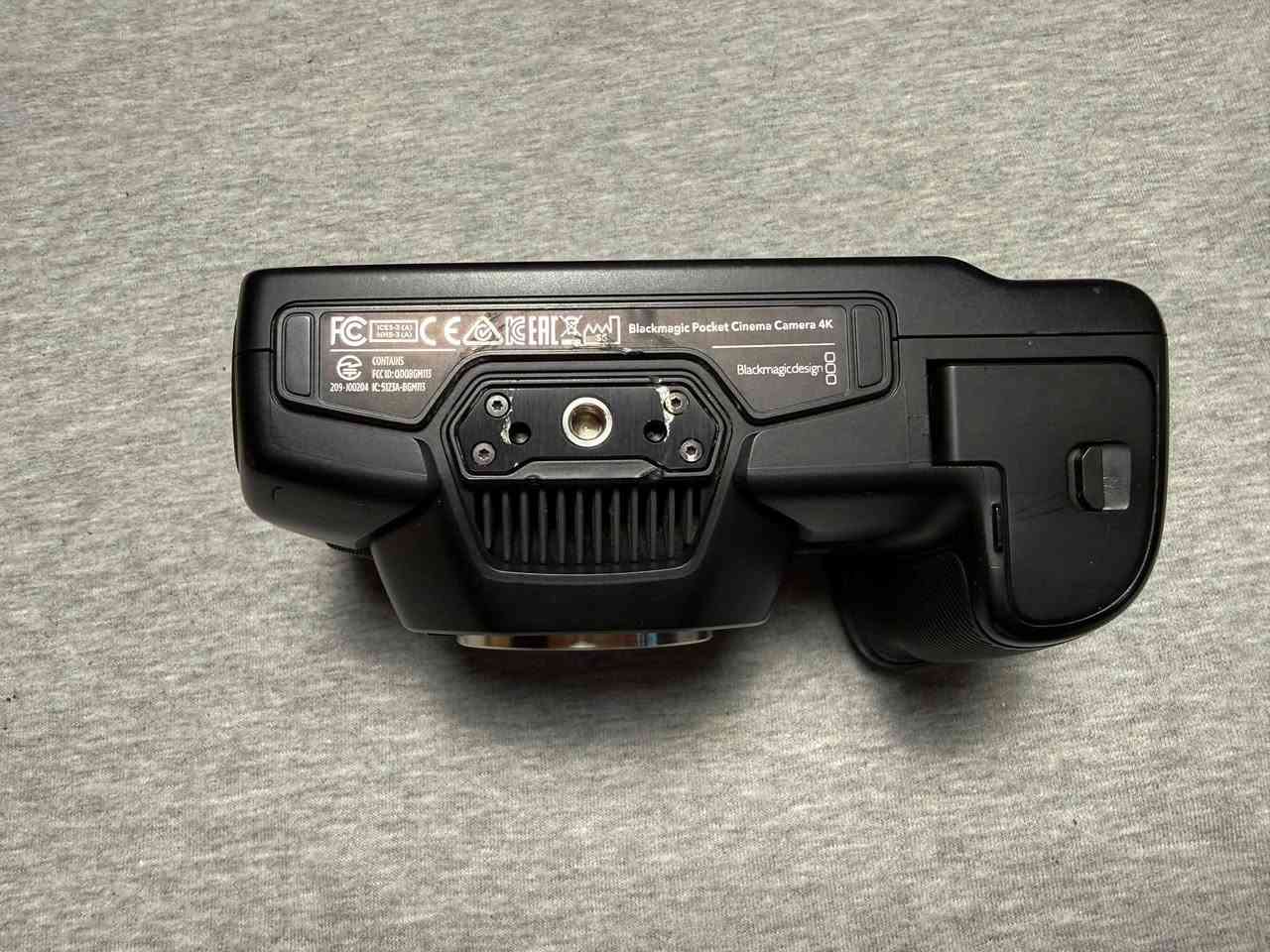 Blackmagic Pocket 4K

افضل كاميرا سنمائية على الاطلاق
(بهشكل سعر)

4K 60 RAW
12Bit 
يعني 68 مليار لون
و شاشة من اكبر الشاشات mirrorless 5inch
لمس بالكامل

السعر 1399 الف
***********
