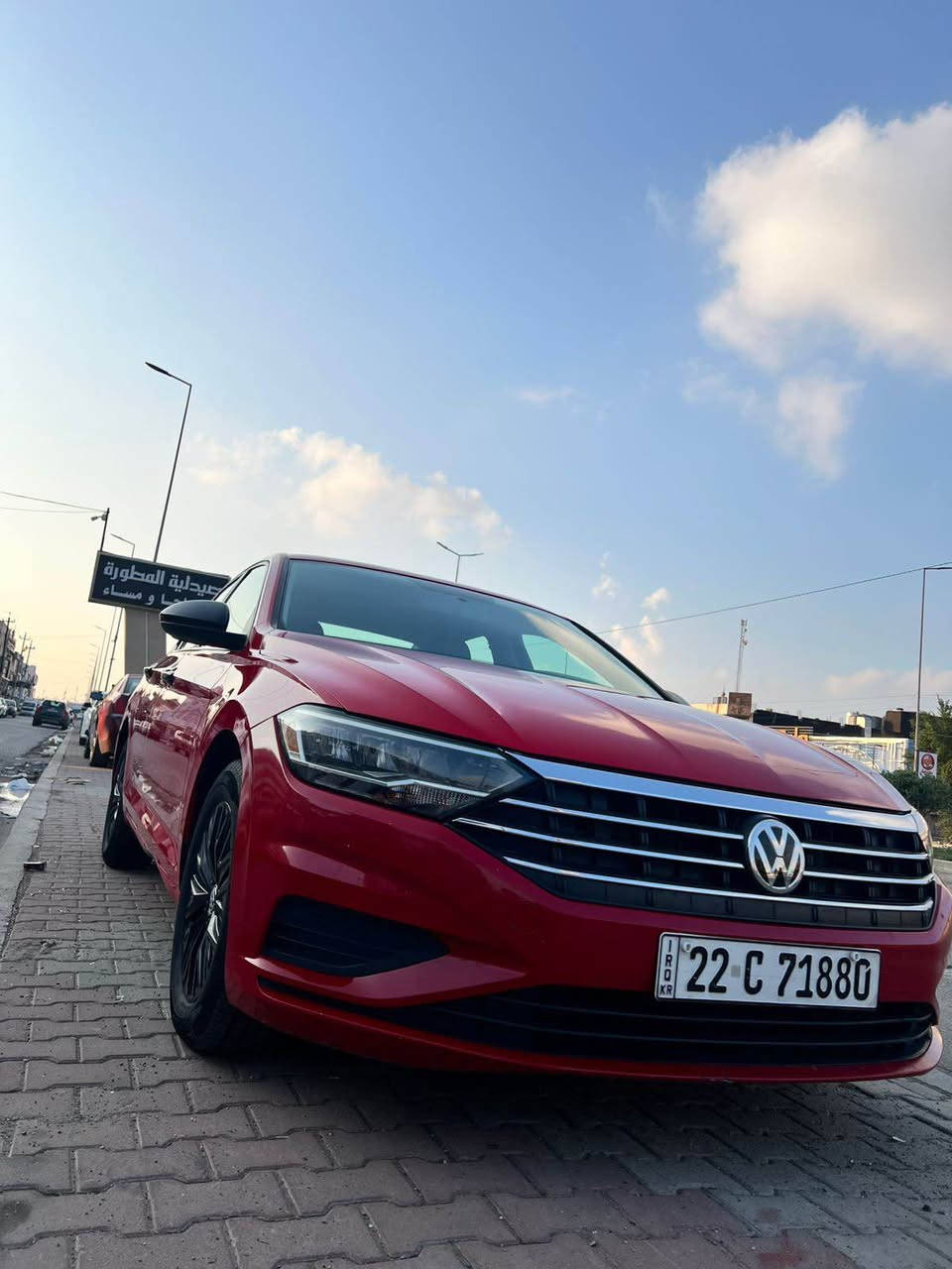 السلام عليكم 
بيع مستعجل اخوان جيتا 2019 سيارة كلش حلوة ونضيفة مواصفات شاشة جبيرة رادار امامي وخلفي تحكمات ستيرن هاند بريك بصمة اوتو بارك وبعد بي مواصفات بدون دواخل بدون ايرباك تخم تايرات جديدة وضررها بسيط اهنا بداخل العراق صورها عالخاص بسمي السيارة شرط التحويل
رايدها ب 135 ورقة وبيها مجال بسيط للشراي رقمي *********** وتحياتي كركوك, العراق
