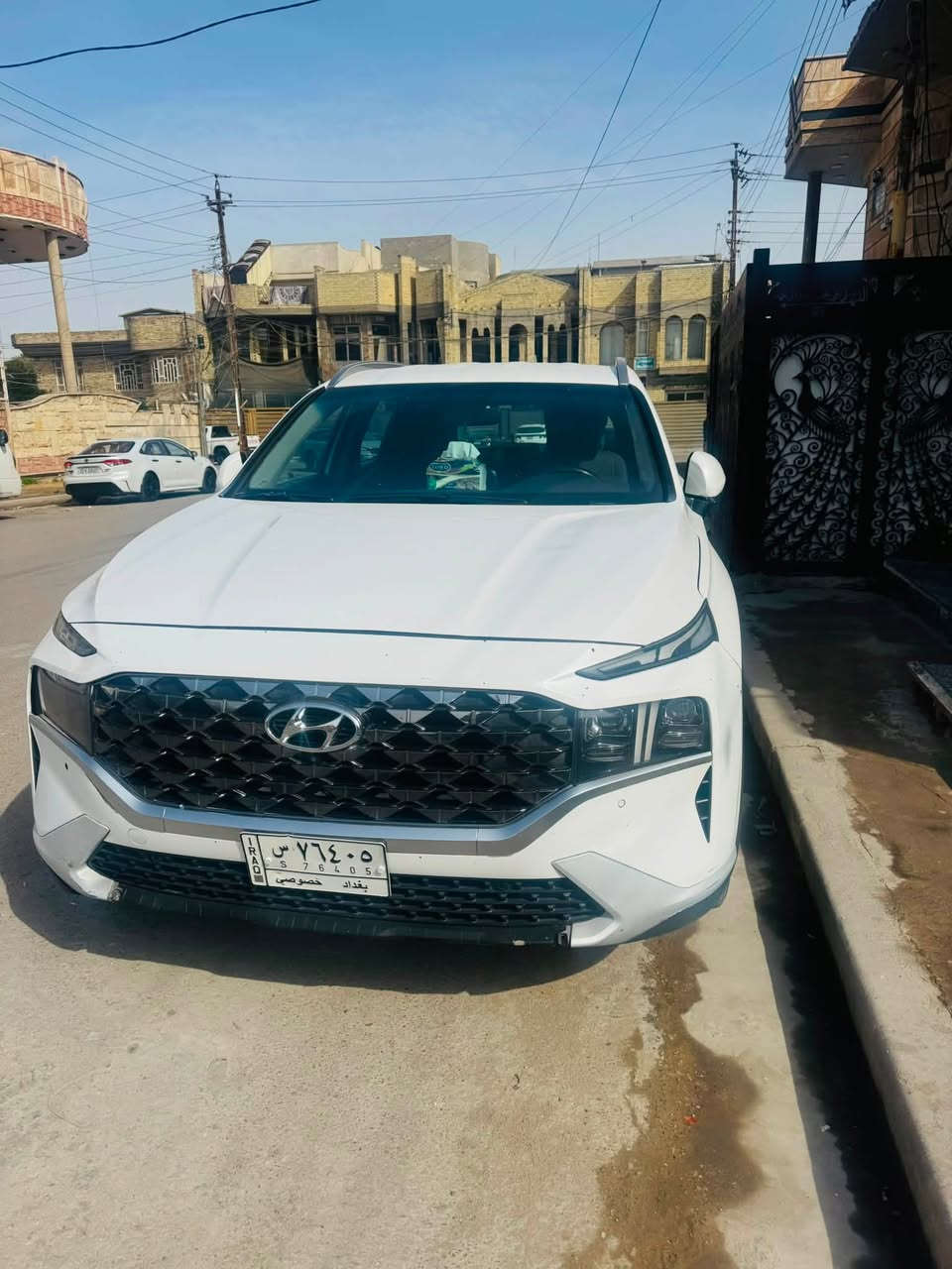 للبيع  
سنتافيا  2023 فول بدون فتحه
رقم بغداد الجديد وتحويل مباشر . 
سقف جام بانوراما
كامرا ٣٦٠ درجة
شاحن لاسلكي 
كشنات كهرباء امامي خلفي 
تدفئه تبريد الكشنات 
تبريد بيانو امامي خلفي 
شاشه كبيره GPS
كشن السايق ميموري 
ويل كب ١٩ انج 
محرك 3500
لايتات امامي خلفي لد 
بردات خلفيه 
بصمه فتح وتشغيل 
جنطه كهرباء 
رادارات امامي خلفي وتوقف تلقائي 
نظام محافظه على المسار 
مثبت سرعه تفاعلي وقيادة اليه 
اشاير بالمري 
داخل السياره جلد  
نظام صوت انفنتي 
تخم تاير جديد وباتري جديد

الضرر صبغ باب صدر وجاملغ

رقم صاحب السيارة ***********
سعر 20000$
