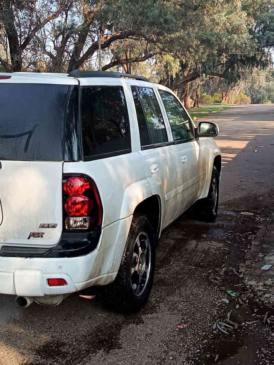 سياره بلايزر موديل ٢٠٠٨ محرك ابيض بجم تاهو منظومه غاز و بنزين السياره فقط باب واحد صبغ للبيع و مراوس مكان سياره كركوك رقم سياره اربيل شرط باجر  احوله بسمك رقم موبايل *********** سعرها ١١٠
