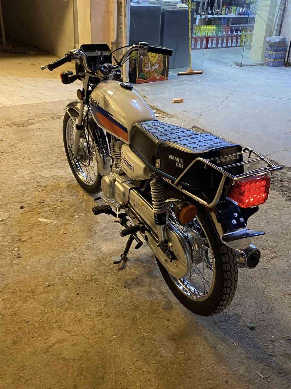 إسلام عليكم دراجه نامه امتياز بس اشاصي ول مكينه امتياز ول باقي كله شلامجه ادراجه بس الويل اكدام بي عواج قليل ادراجه جاهزه اوراق 2025 وبليته كله 2025 ما عايزله كلشي ادراجه شلعه ومعدله فول مكينه ما تسمع صوته ول مكان حله ورديه خارج ول سعر 650 وبيه مجال وهذه رقمي ما متواجدعل فيس ‭0788 912 2874‬
