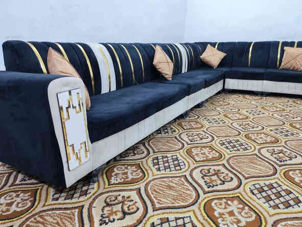 ديوان 20 مقعد اي ضرر مابي اخو الجديد بلوك اسود السعر 525 المكان كربلاء  ***********
