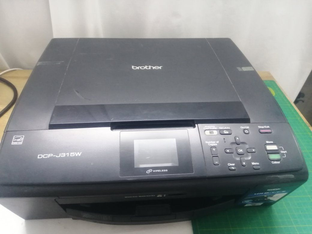 للبيع
طابعة برذر 315 مال بيت شغالة بس متروكة بدون احبار


**إذا كنت صاحب هذا الإعلان وتريد حذفه لأي سبب، رجاءا أرسل رسالة إلى الدعم الفني**