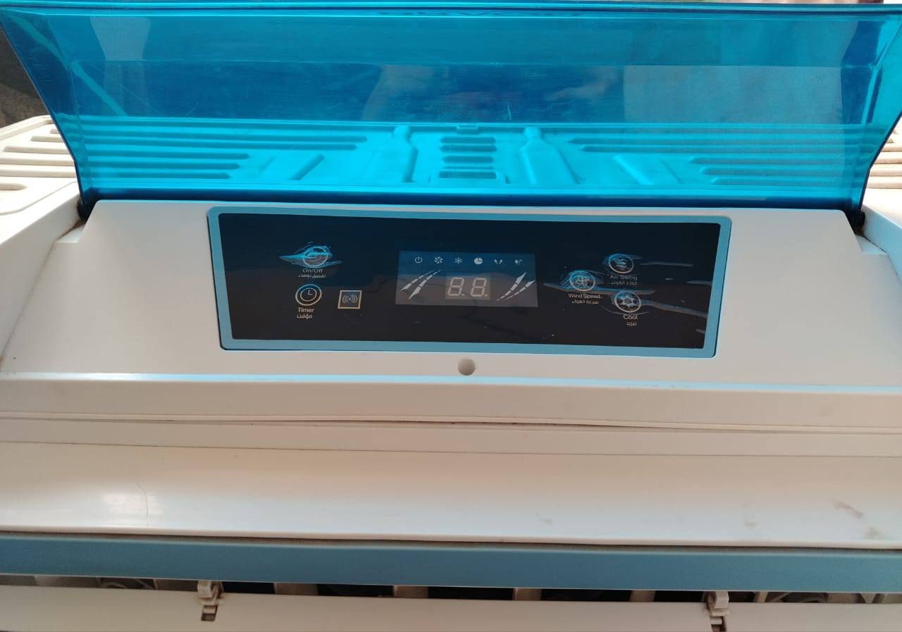 السلام عليكم مبردة (كونفيره) لمس براون جديده مستعمله شهر واحد فقط للبيع السعر 300 الف وبيه مجال للتواصل الاتصال علئ الرقم ***********
