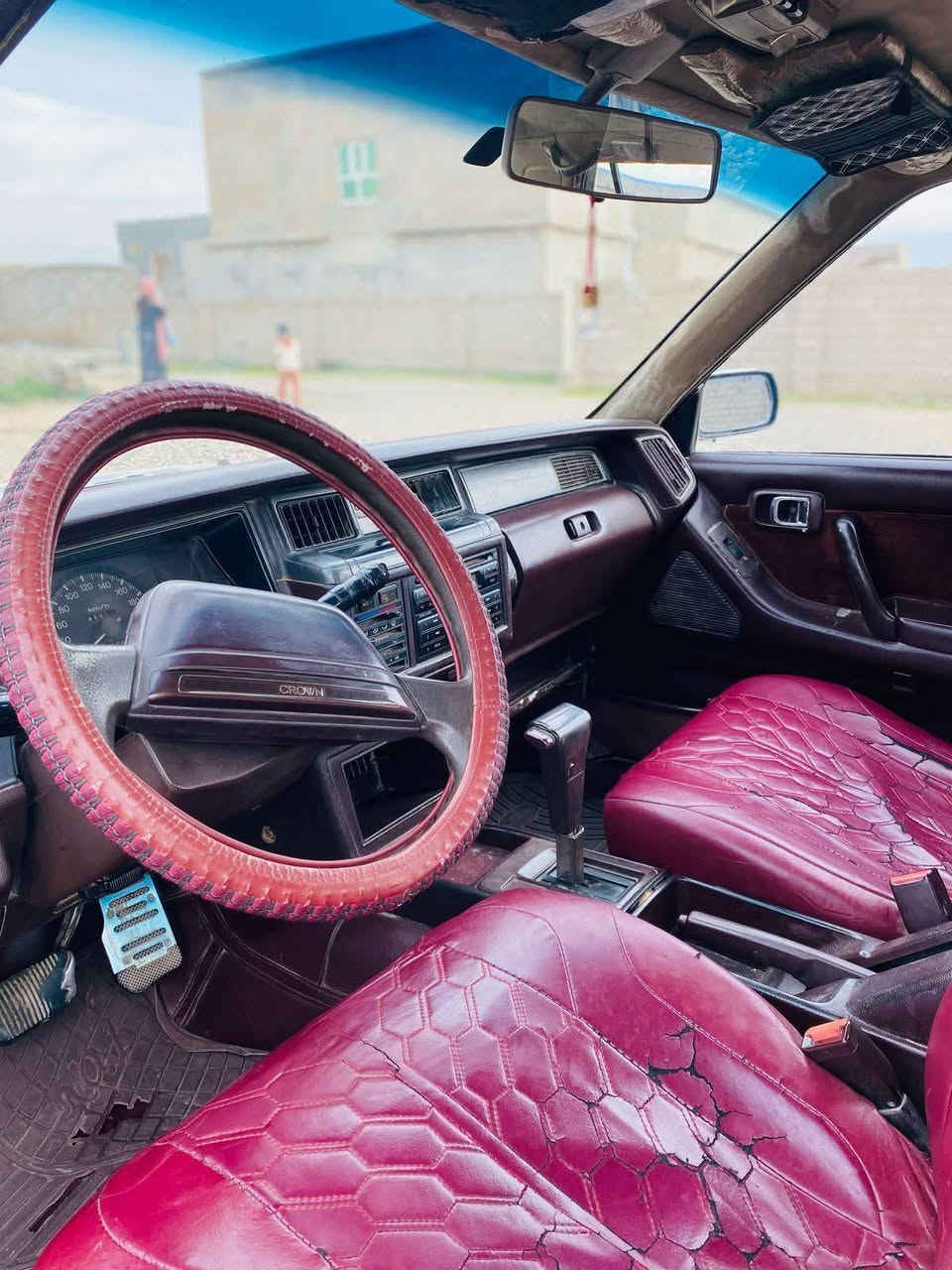 السلام عليكم سيدان للبيع كير محرك جديد صبق حزام بدون حادث موديل ١٩٨٨ رقم بغداد صدامي السعر ٤٥وبي مجال شي قليل رقم الهاتف ***********
