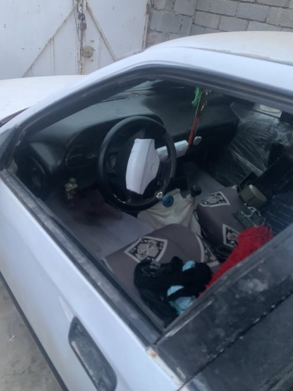 سلام عليكم مستعجل حيل علا بيعتها 1 صاحبها مااندله 2 السياره ما تشتغل لن بانزين ما يوصللها 
والباقي كدام عينك علا وضعها ابيع اكفلها مو كايمه  سعرها قفل (  9 اوراق  )ما بيها مجال مستعجل علا بيعتها وهاذ رقمي /‭0789 394 5896‬
