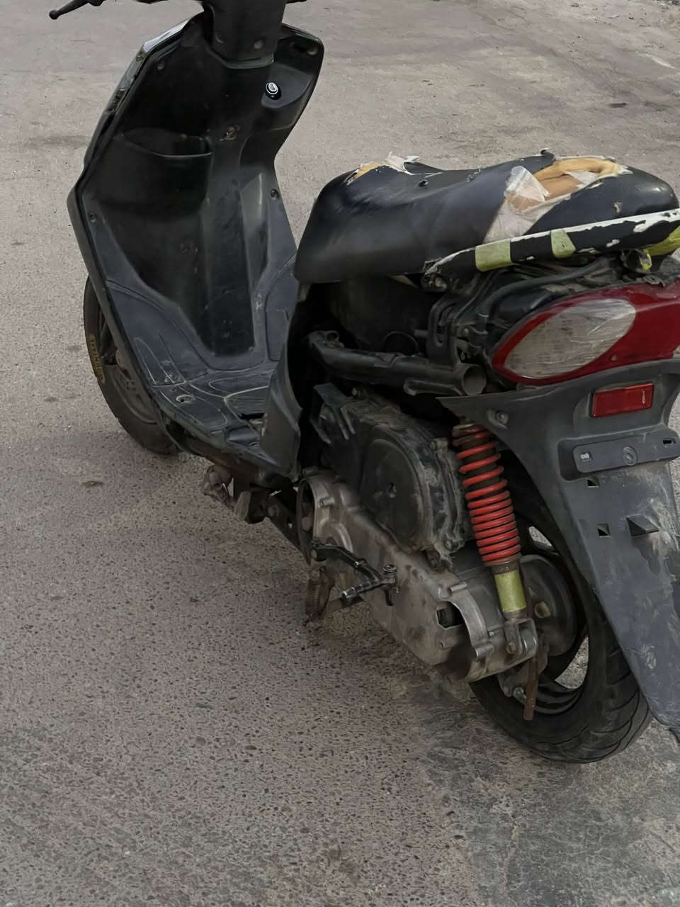 ماكس قچمه 120 سرعته تجفيت جديد درجه اولى بلاد نكره هندر بكل وكت بيهه نقوصات بسيطه شلعه ومعدل فول الدراجه قفلها ب175 الف دراجه مال شغل روحه وجيه تفيد مال كراب 

مكاني بغداد الشعب قفللها 175 من الأخير هذه رقمي *********** متواجد اتصال واتساب ☎️
