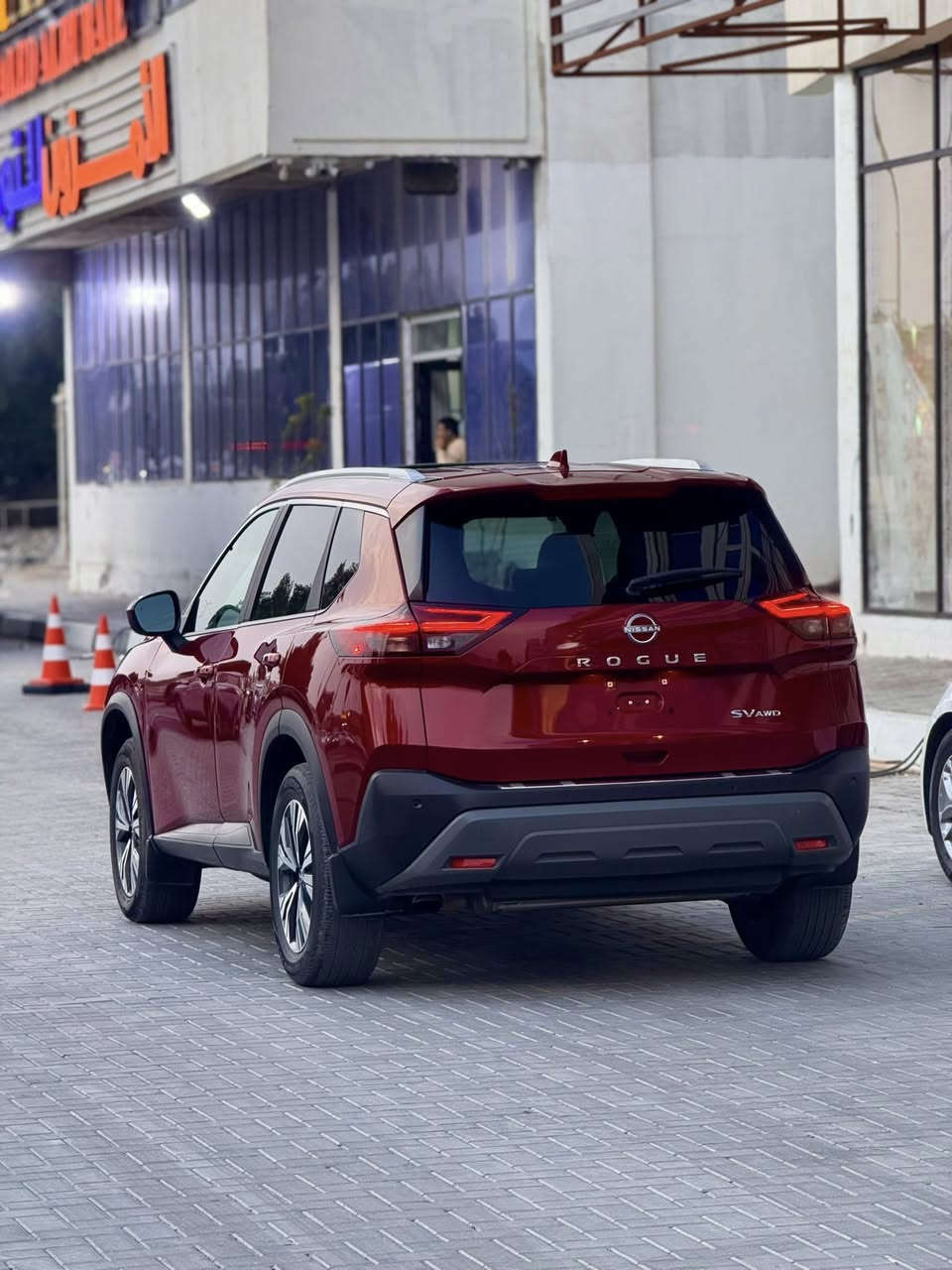 Nissan Rouge 2023 SV         
السلام عليكم للبيع نيسان روج وارد امريكي دخول جديد مواصفات السيارة : 

 بانوراما - فور ويل ( AWD )  - جنطة كهرباء - رادارت 360 (امامي خلفي جانبي) - بردات خلفية بلادية - تشغيل عن بعد - نقاط عمياء - قطعتين تبريد  - تحديد مسار - كشن كهرباء - تدفئة تبريد كشنات مناخ منفصل - اوتو بريك توقف ذاتي امامي خلفي عند الاقتراب من اي جسم ( مانع تصادم ) - بصمة تشغيل وابواب - دخول ذكي  -  اوتو هولد - حساسات  - اوتو ستوب - خمس انظمة قيادة - قيادة ذاتيه   - ماشية 13 الف - السعر 147 السياره بيه صبغ قطعتين الايرباك ستيرن فقط للأستفسار 
***********
***********
