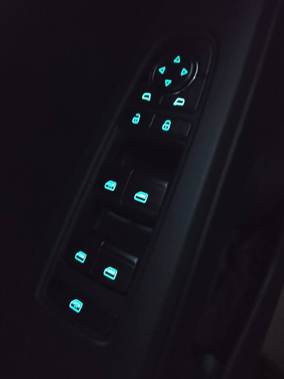 السلام عليكم بي وأيدي موديل 25 خليجي زيرو بعدها السياره بل عافيه على الياخذها فول مواصفات عده الفتحه كشنات جلد تدفئه تبريد دخول ذكي 3 انضمه قياده حساسات أمامي خلفي جام  أوتوماتيكي ،شغيل كرت السياره فول لخير رقم 🚦بغداد السياره تحويل ثاني يوم مكان السياره بغداد السعر 17 ونص مليون وبيهه مجال قليل رقم صاحب السياره *********** واستاب موجود أهلن وسهلن بيكم ❣️❣️🚦
