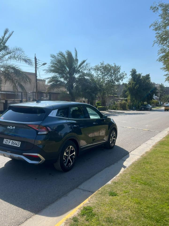 سبورتج 2023 امريكي 
رقم أربيل تحويل مباشر 
محرك 2500
ماشيه 46
لون بحري
فول ما عدا البانوراما
بصمه وتشغيل عن بعد 
ليد امامي وخلفي
نظام ترحيب عند الاقتراب
ويل كب قياس 18 انج
كشنات جلد
تدفئة بالكشنات
كرسي السائق كهرباء
مثبت سرعة
عدم الخروج من المسار
اوامر صوتية
حساسات 
مانع انزلاق
مساعدة النزول من المنحدرات
اوتو هولد
اوتو ستوب
كاميرات خلفية دوارة
رادارت
مانع تصادم
سايد بريك كهرباء
3 انظمة قيادة سمارت وسبورت ونورمل
شاحن واير ليس
شاشة كبيرة كار بلي
قطعتين تبريد 
حادث السياره جاملغ وبنيد  
ايرباك ستيرن وبرده 
صور حادث وسونار منزله
مكان السياره بغداد حي الجامعه 
السعر 183 وبيه مجال 
☎️ ***********
