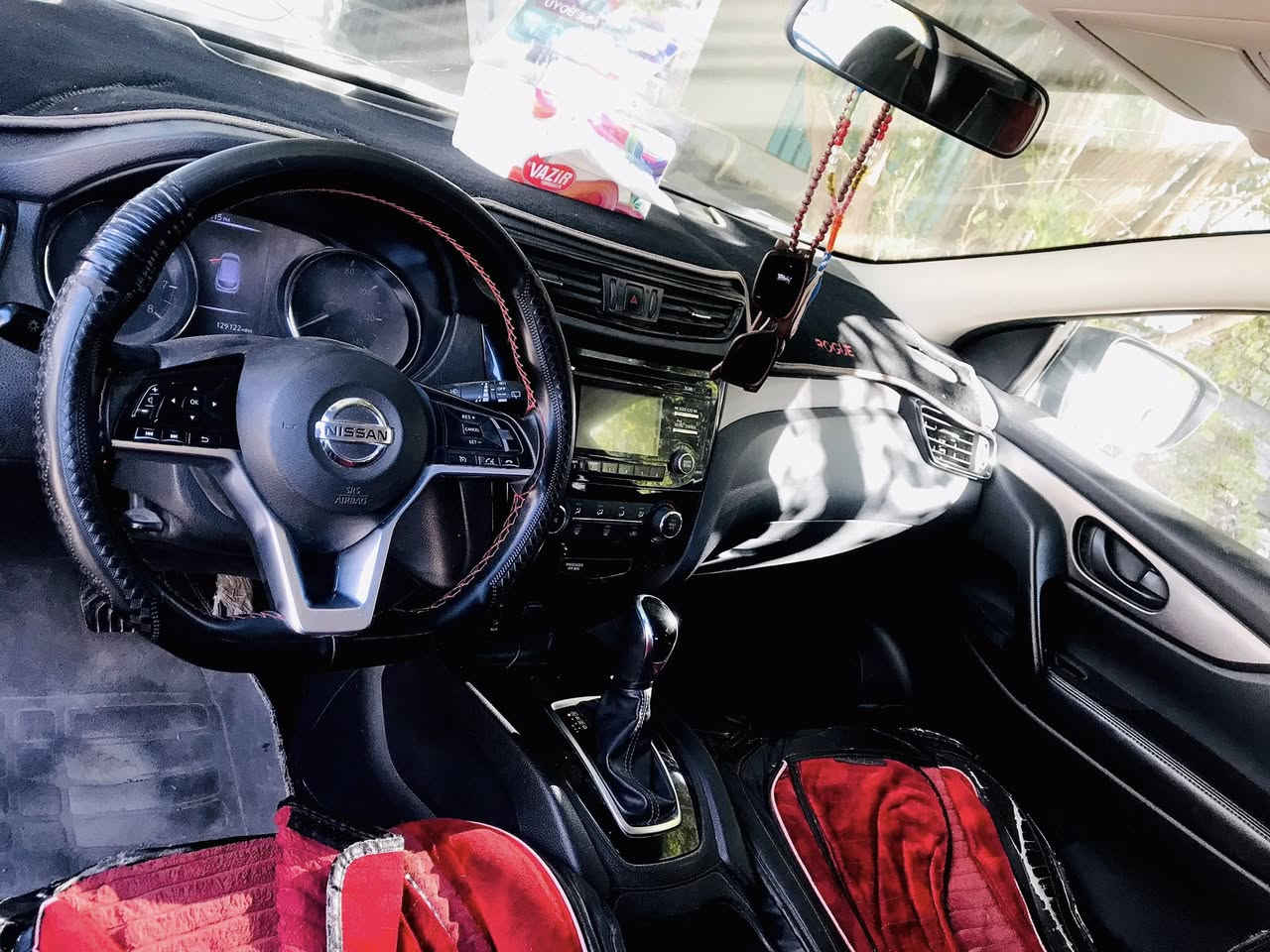 السلام عليكم
نيسان روج 2017 
امريكي مكفول بدون ضرر وبدون غرق  على وضع البلاد مابيهه شي مبدل كلشي شركه ماكو اي نقص بيهه السبير مالتهه ما مستعمل سنويه جديده تحويل مباشر بيهه فقط شخوط بالدعاميه ورصعه بالباب مال الصدر السياره مكفوله من الصبغ او اي تبديل نضيفه كلش مكان السياره الرمادي حصيبه الشرقيه 
السعر المطلوب 143 ورقه 
***********
