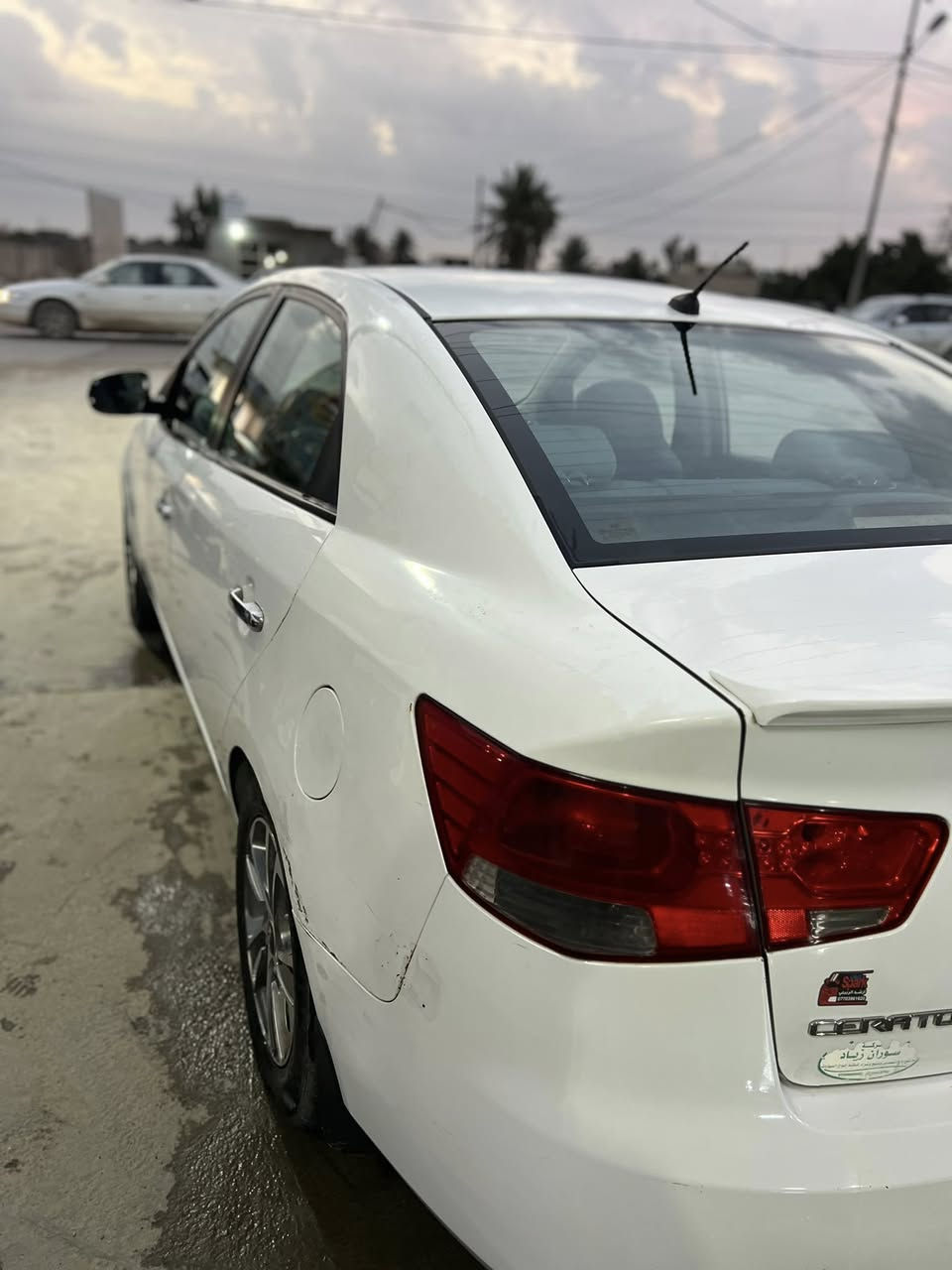 السلام عليكم
للبيع 
سيراتو خليجي ٢٠١١ 
رقم اربيل جديد 
السياره باسمي 
للاستفسار 
***********
