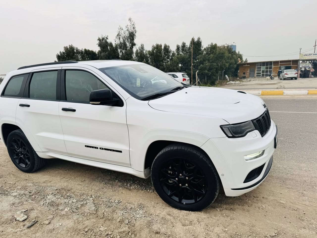 السلام عليكم 

جيب 2021S وكالة خليجية ام الرادار

وكاله هارلم داخل احمر بلادي 

السيارة ماشية٩٠ الف حقيقي

المواصفات ⁉️

رادار امامي

نقطة عمياء 

دفع رباعي 4x4 

المقاعد الأمامية كهربائية 

ذاكرة لحفظ وضعيات الجلوس 

المقاعد الأمامية مع تدفئة 

المقاعد الخلفية مع تدفئة 

ويل قياس 20 انج 

مقود السائق كهربائي 

تدفئة ستيرن 

سقف بانوراما 

شاشه كبيرة 8.4 انج 

نظام الملاحة (GPS) 

نظام خاص للطرق الوعرة 

مصابيح امامية زنون 

المصابيح الأمامية مع LED لايت 

كشافات ضباب بروجكتر زنون 

تشغيل عن بعد 

صندوق كهربائي 

حساسات أمامية 

حساسات خلفية 

كاميرا خلفية 

بخاخ ماء لتنظيف المصابيح الامامية 

مرايا بخاصية التعتيم الذاتي 

مرايا جانبية قابلة للطي 

بلوتوث تلفون 

محدد سرعة 

نظام تشغيل واطفاء اوتماتيكي للمحرك للتوفير من صرف الوقود ( Auto Start System ) 

نظام بريك اوتماتيكي ( Auto Break System )

رقم اربيل باسمي شرط التحويل

كفاله عامه السياره من الصبغ والتبديل والبارد والضربة

سيارة بحالة الوكالة

ارضيات الشركة ممفتوحات 

مكان السيارة الانبار الرمادي

للاستفسار 👇

رقم صاحب ســـيـارة ::***********
