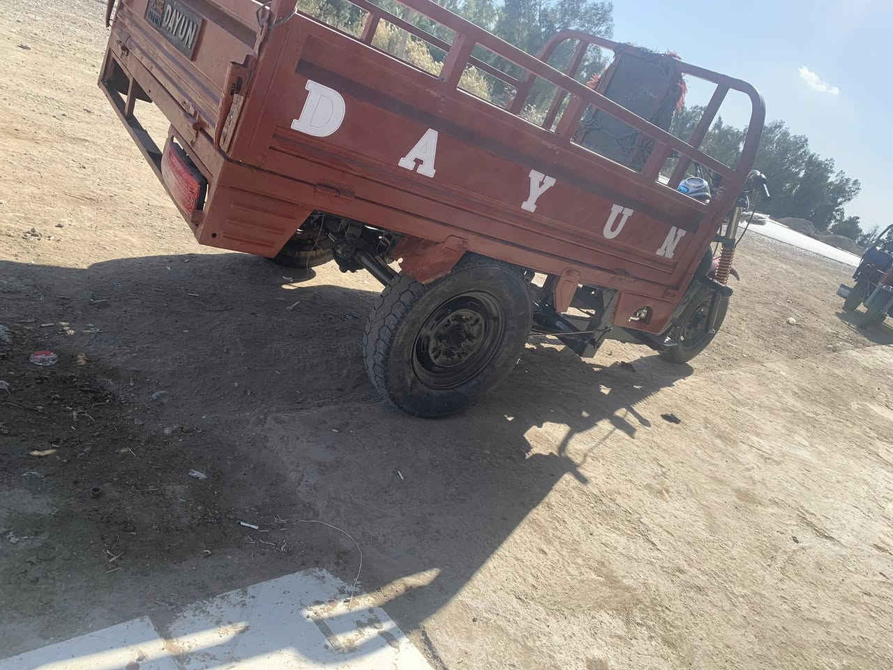 دايوان موديل 2009رقم وسنويه محرك خير من الله صدر جديد كهربائياته كلها شغاله تعمير كله جديد ستوته ربع مذب عليها خير من الله السعر 950وبيها مجال بسيط مكاني نعمانيه تقاطع سيد مالك (***********)
