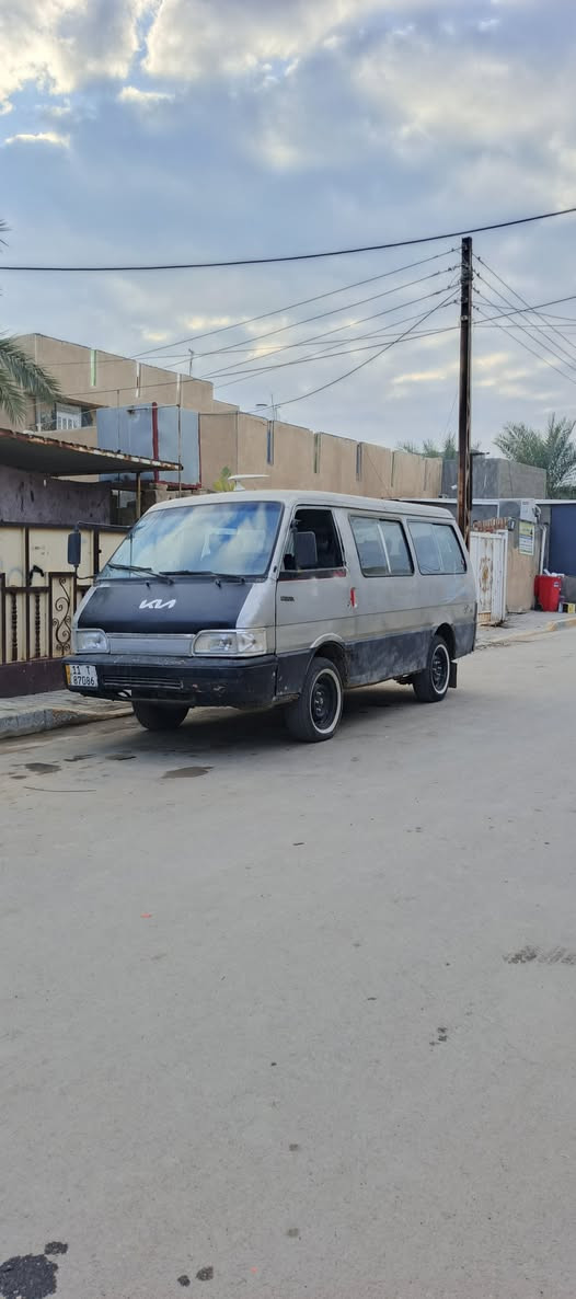 كيه بسته للبيع
موديل1993 سياره بلاديه قطره صبغ مابيهه 
رقم بغداد انكليزي حمل بسمي سنويه لل30
تخم تاير صدر امامي خلفي جديد كهربائيّات كله شغاله باتري دينمو دوشمه جديده سياره. بلاديه كير اكسل كفاله.. محرك يبخر.. سياره جاهزه ما ناقصها برغي.....سعرها 34وبيها مجال بسيط... مكاني بغداد منطقه الطارميه 
***********//***********
