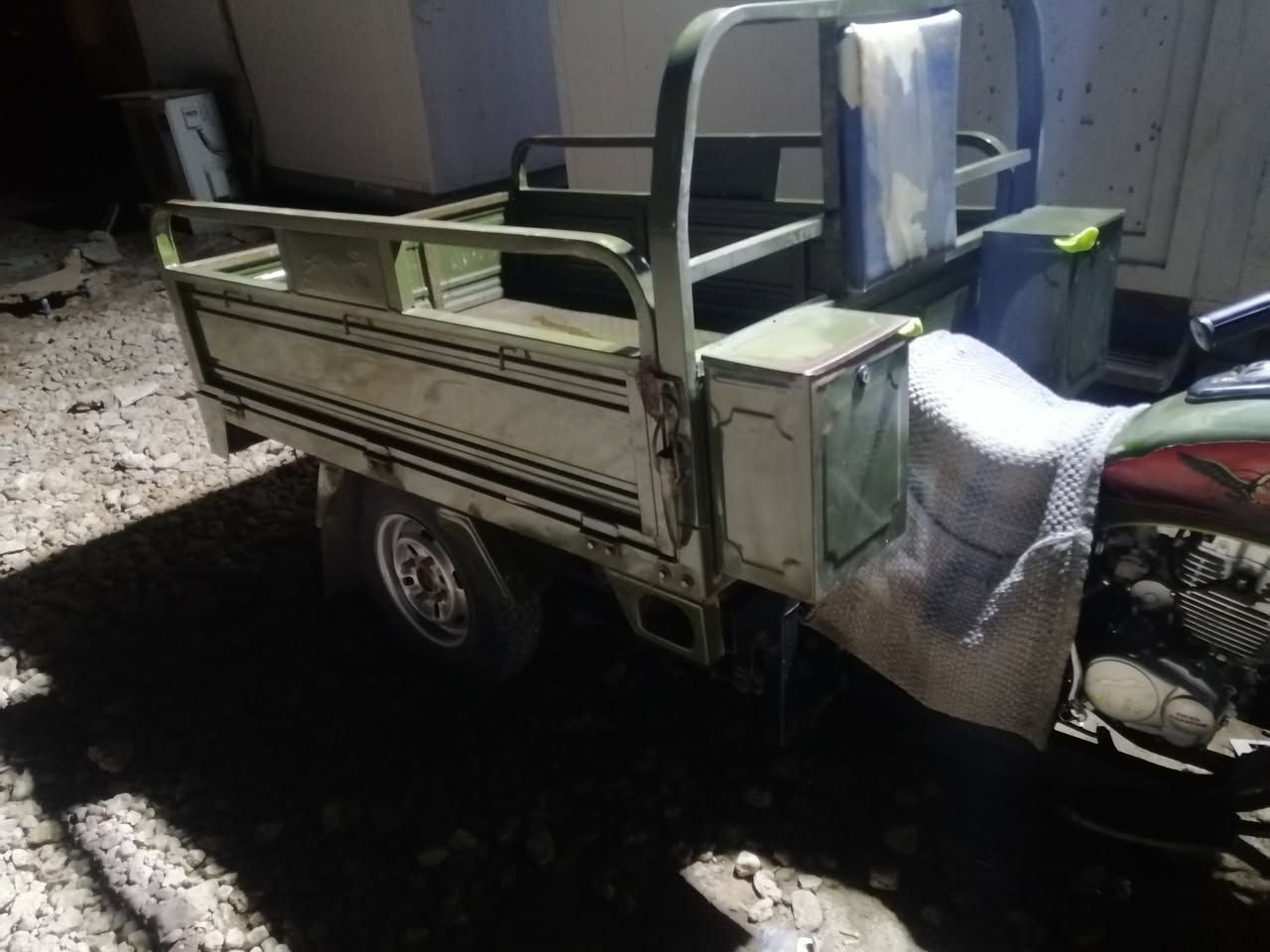 سلام عليكم ستوته للبيع نضيفه  رقم سنويه موديل 19 السعر خاص***********
