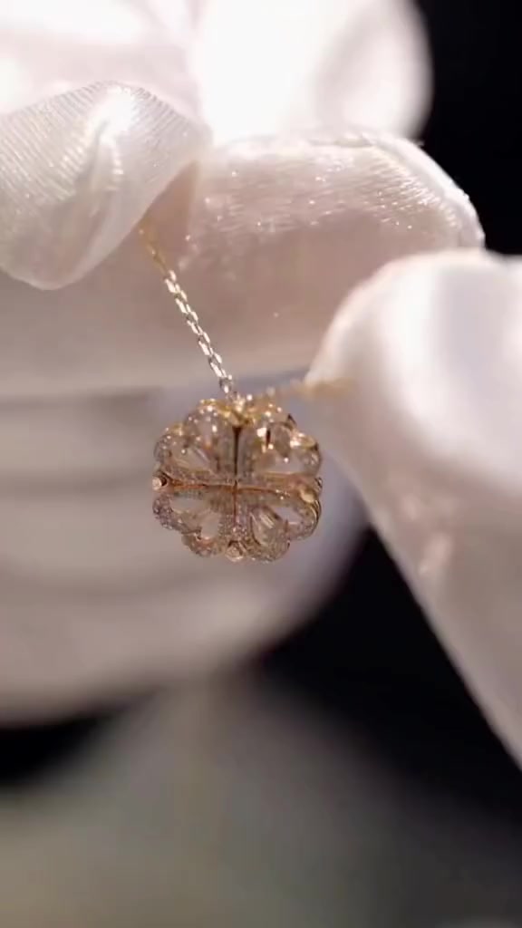 ✨ ترند الموسم… بلمسة رومانسية ✨
قلادة الوردة اللي الكل يحكي عنها 🌹💫
ناعمة، أنثوية، وتفاصيلها تحكي قصة حب بكل إطلالة 🤍
قطعة تخطف القلب قبل العين… وتكمل جمالك بدون مجهود 👑
💖 مناسبة لكل يوم ولكل مناسبة
💖 هدية مثالية لشخص مميز (أو لنفسك 😉)
💖 ترند لا يقاوم هذا الموسم
كوني مختلفة… وخلي وردتك تحكي عنك 🌹
اطلبيها الآن قبل ما تخلص الكمية 🔥💌
#قلادة #وردة #ترند #اكسسوارات #أناقة هدايا موضة style trending
سعر القطعة 4


**إذا كنت صاحب هذا الإعلان وتريد حذفه لأي سبب، رجاءا أرسل رسالة إلى الدعم الفني**