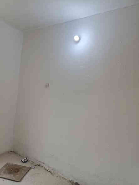 السلام عليكم
اني صباغ وشغلي نضيف كدامكم واضح 
اطلع ويه خلفات هم اني من بغداد واطلع محافضات للتواصل *********** واتساب موجود
