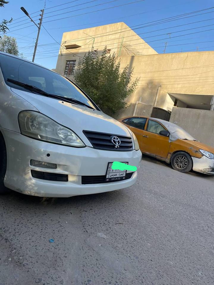 السلام عليكم ابصم  كرستال اصل 
شاص ١٧ ما مشمول بتنزيل الموديل
جاهزة  بأسمي سنوية جديدة ورقم دولي 
7 راكب .
✅لايتات زنون 
✅ تحكم ستيرن 
✅حساسات اماميه خلفيه 
✅ كامره
✅ شاشه جديده 
✅رقم البصره جديد دولي 
وبيه بعد مواصفات تعال اشوفه بعينك سياره جديده مال بيت . (السعر ١٤٠$ )وبي مجال حك جيه .الرقم اللاستفسار على رقم  (***********)☎️☎️ البصرة, العراق
