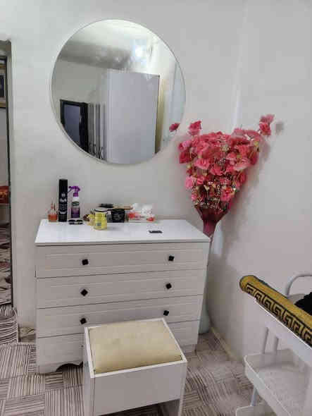 غرفه نوم تركيا استخدام قليل لبيع سعرمليونين المكان ديوانية فيها مجال بسيط تواصل على خط *********** /***********
