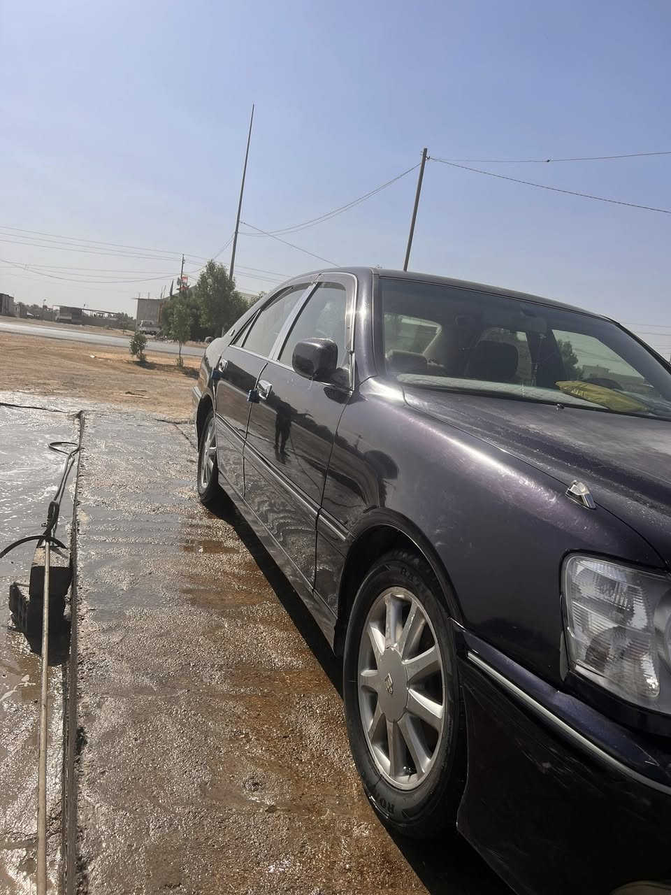 ملكه للبيع وامرواس موديل ٢٠٠٢ رقم دولي مواصفات سياره ٣دكم إسترين كهربائي تحكم مثبت سرعه شاصي ٧٥ وديفور جبير كامره دواره تخم تاير محرك قبل اربع اشهره من شاده السعر ١٣٥$ اتصال ***********
