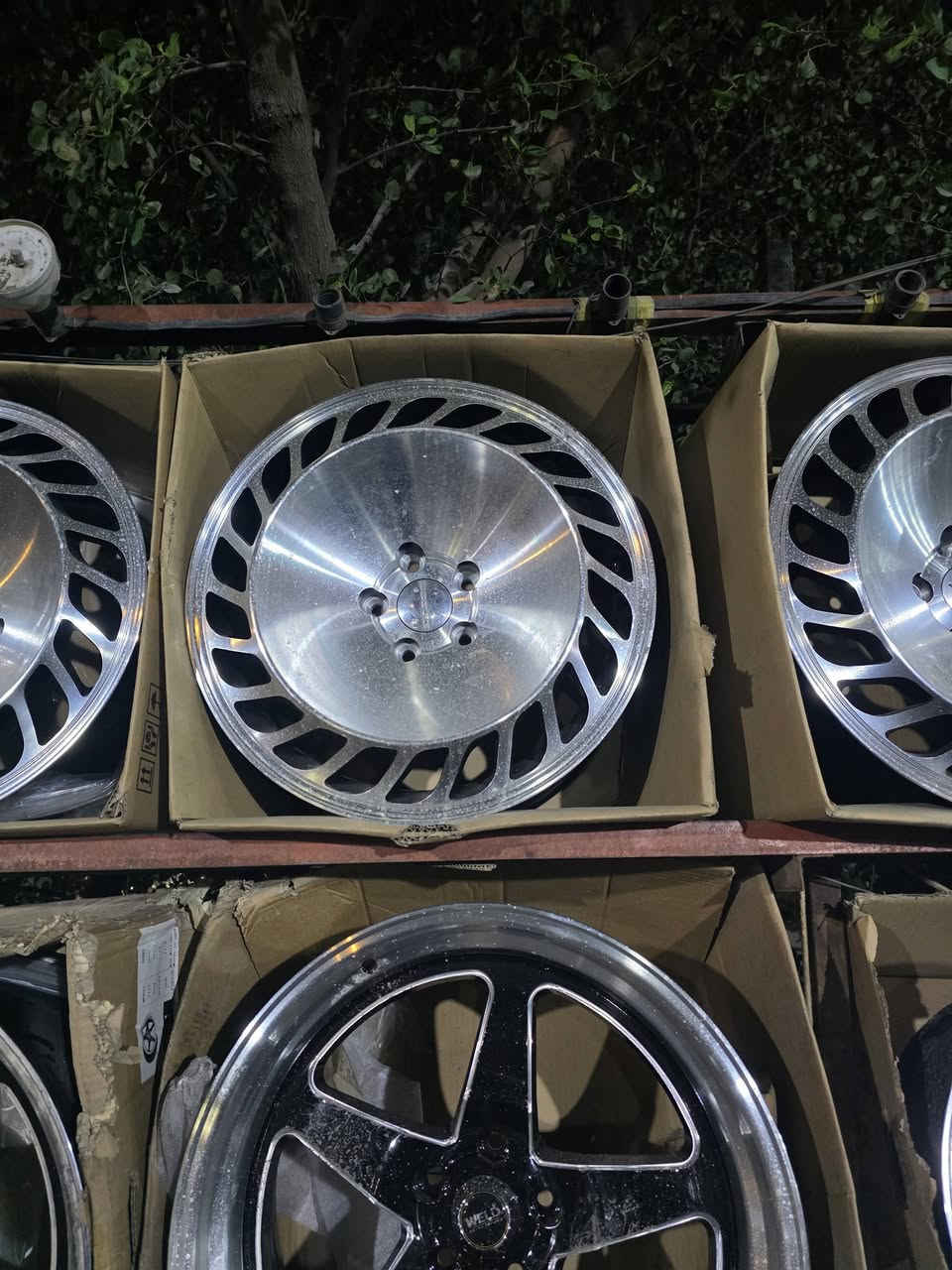 سلام عليكم شباب خدمات قيصر البهادلي ترحب بكم دائمن بيع وشراء مراوس جميع الوياله صبغ حراري ضمان سنه مكان بغداد شعب شارع اسواق مركزيه قرب نادي العربي مقابل مدرسه غمدان ***********
