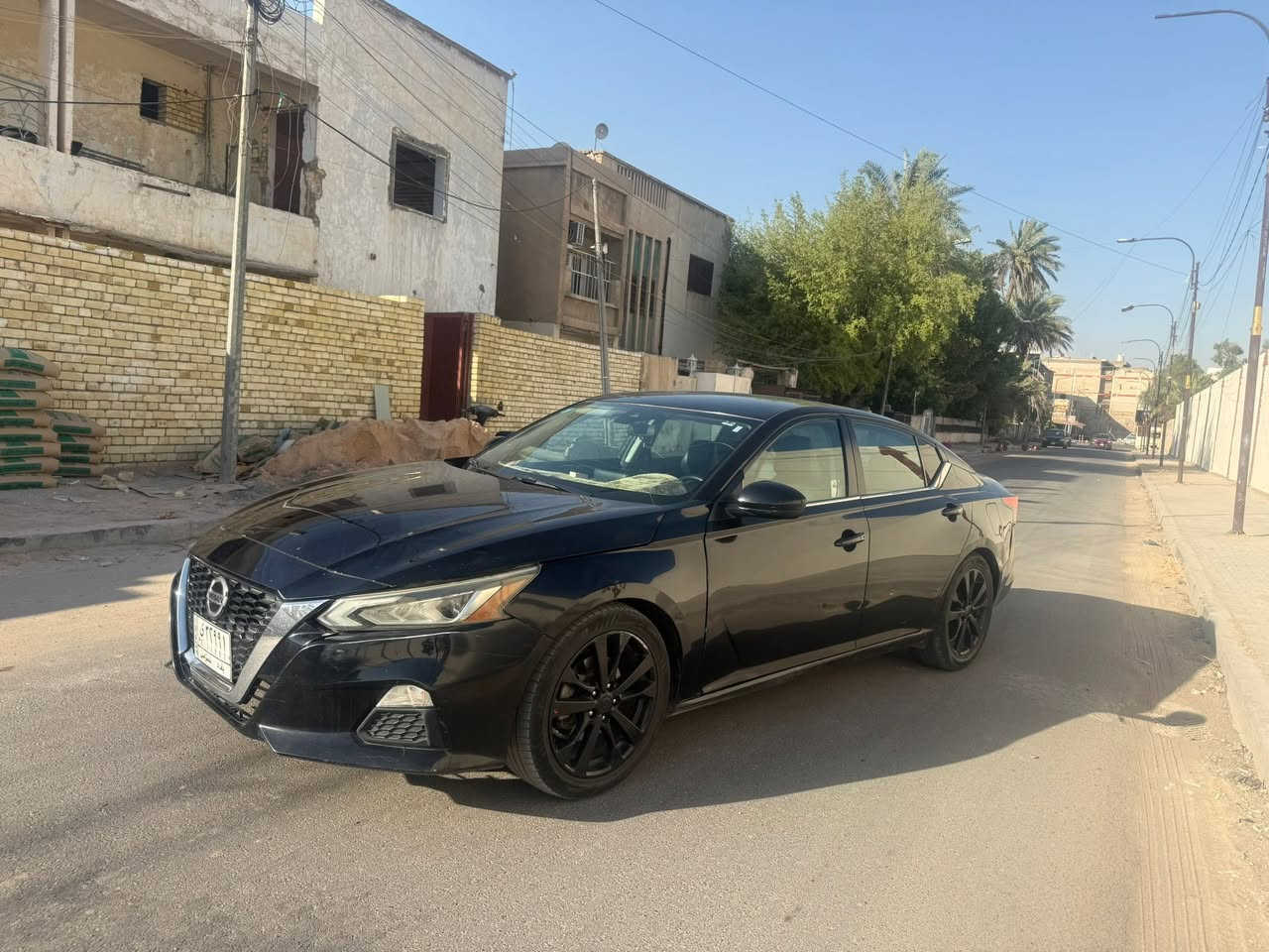 نيسان التما SR 2021  السعر 102 بيها 4 قطع فول مواصفات عده الفتحه كشنات جلد ومخمل كهربائيه بصمه رداردات جانبيه وامامي خلفي  شفتات بل ستيرن مانع نصدام فول  فول ما عده الفتحه تبريد ثلج   صدر امامي95%
الخلفي 60%
دهن جديد 
 ***********مكان
سياره بغداد الاعظميه ممتواجد فيس
