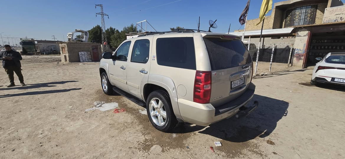 السلام عليكم 
تاهو ٢٠٠٧ LTZ خليجي سياره جديده ومكفوله من الصبغ عدا الدعاميات وجاهزه من كلشي تخم تاير حداديه تبريد محركها بي بخار السياره فول مواصفات رقم قادسيه بسمي سنويه ٢٠٢٩ مكان السياره ديوانية عفك السعر ١٨٠ وبي مجال 
***********
