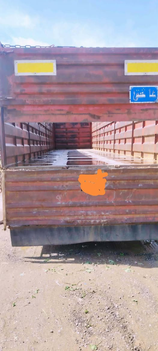 السلام عليكم
للبيع عربانة عراقية 
شاصي محلي
 طول 12/50
دناكير سكانية
 تايرات نص عمر 
***********
***********
مكان موصل
