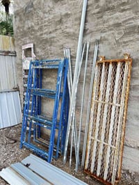 سكلة 3قفاص كاملة مع درج مستخدمة نضيف يي ضرر مابيهة العنوان بغداد الدور...