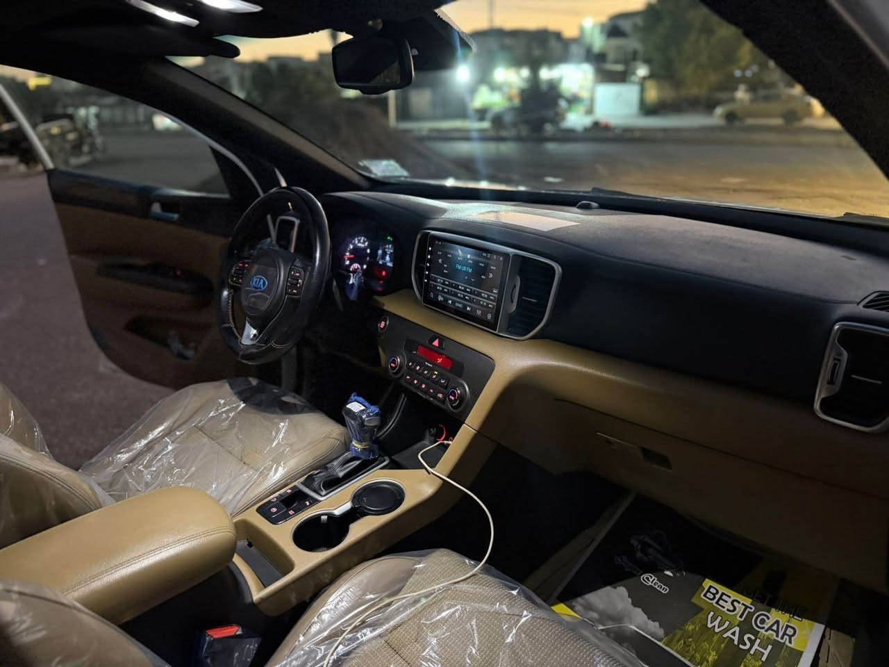 السلام عليكم عندي كيا سبورتج 2017 خليجي فول 1/1 السياره كفاله من الصبغ والضربه والتبديل والكير والمكينه ماشي 70 الف حقيقي بيها فقط بارد باب الصدر مقدار شي بسيط كلش رقم بغداد تحويل ثاني يوم
محرك 2000
بصمه
بانوراما
سايد بريك بصمه
كشنات كهرباء
جلد حمصي
جنطه كهرباء
شاشه اصلي
اريل ماوس
وباقي المواصفات للفول الفول
مكاني بغداد
السسسعر 
188$
الاتصال
*********** بغداد, العراق
