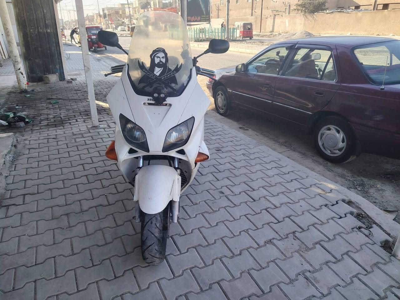 السلام عليكم ورحمة الله صفر ٦ البيع دراجه حلوه ونضيفه مفتوحه مره واحده دراجه شلعه ومعدل اتخبل كابريتر اتخربط يراد الهه تنضيف باتري تعبان يشغل بس مو نشط بيهه جبنه تنكط دهن قليل كلش وما عندي مجال اكملهه سعر ٦٠٠ وبيهه مجال مكاني ترهم مروس بغداد الحسينية مال رشديه رقم الهاتف ***********
