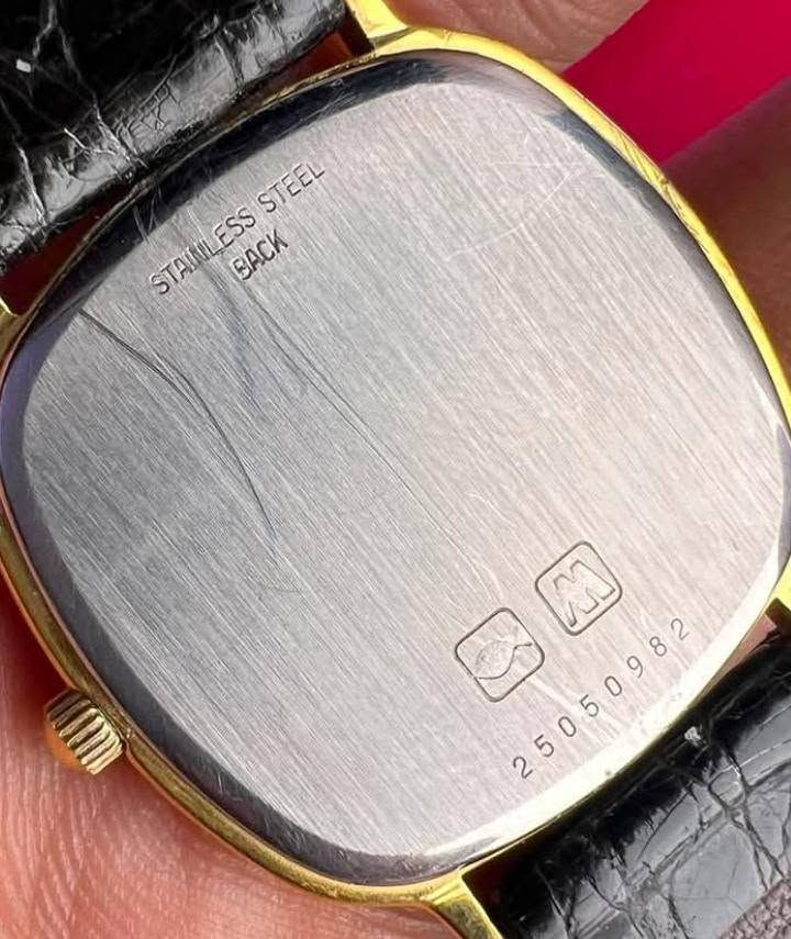 لونجين بطاريه نظيفة جدا قطعه بلادي عدا السير مستبدل والبوك ايضا بلادي مع علبه لونجين اصليه تفاصيل تفضل خاص


**إذا كنت صاحب هذا الإعلان وتريد حذفه لأي سبب، رجاءا أرسل رسالة إلى الدعم الفني**
