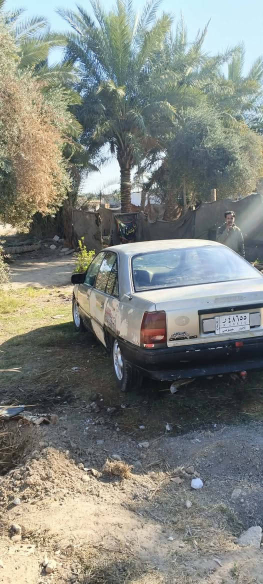 سلام عليكم وبل وميكه موديل 89للبيع او مراوس 

سياره شغاله مكينه بيها بخار سعر 13وبيها مجال

راعيها موجود ***********خاص مفتوح
