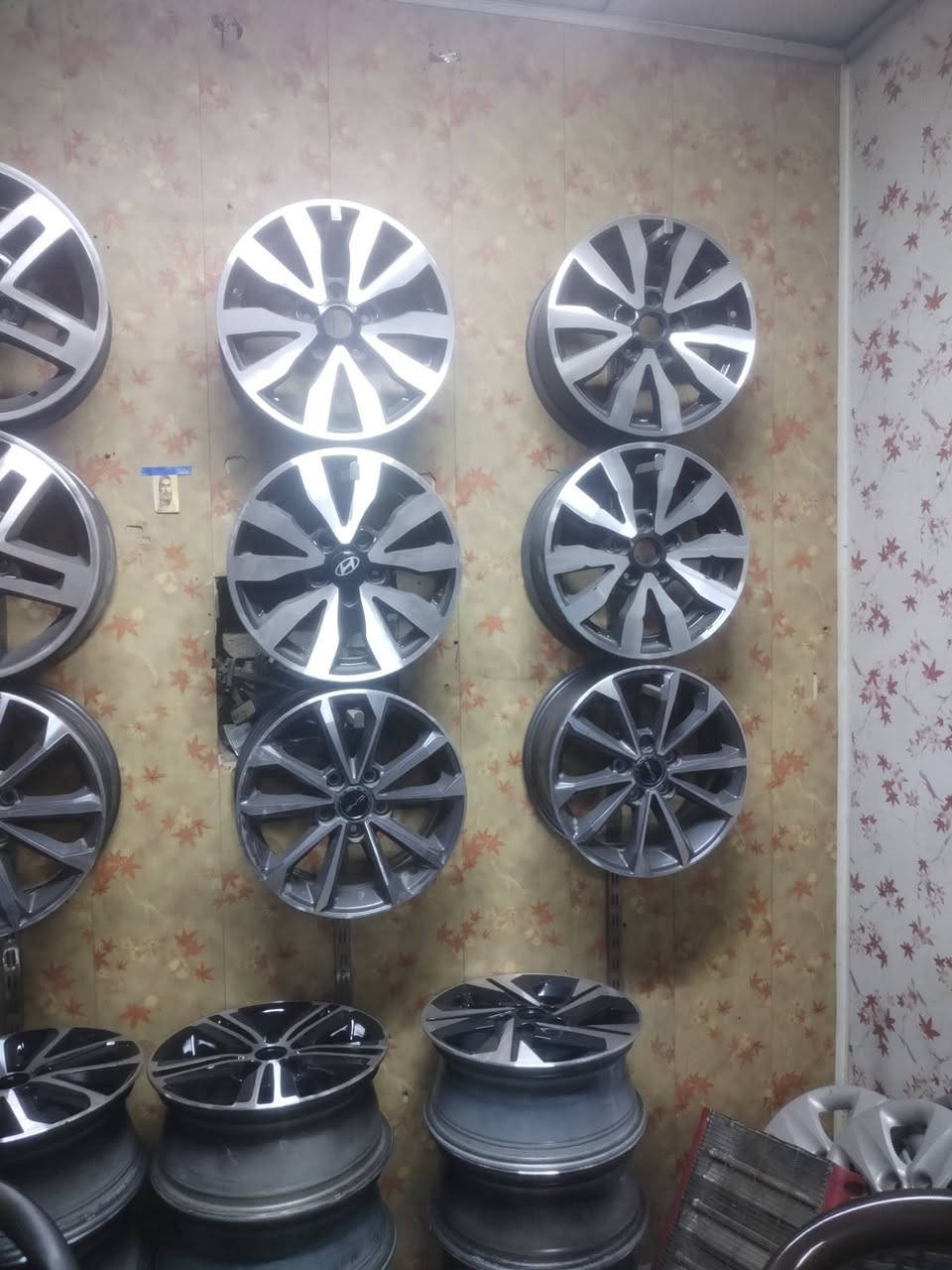 خدمات محمد بيع وشرا كافه انواع الويل كب والويل الحديد#صبغ حراري مكان المحل حي اور مقابل مركز شرطه القدس *********** صديقي اي ويل كب قديم عندك مكسور مفطور فافون اشتري
