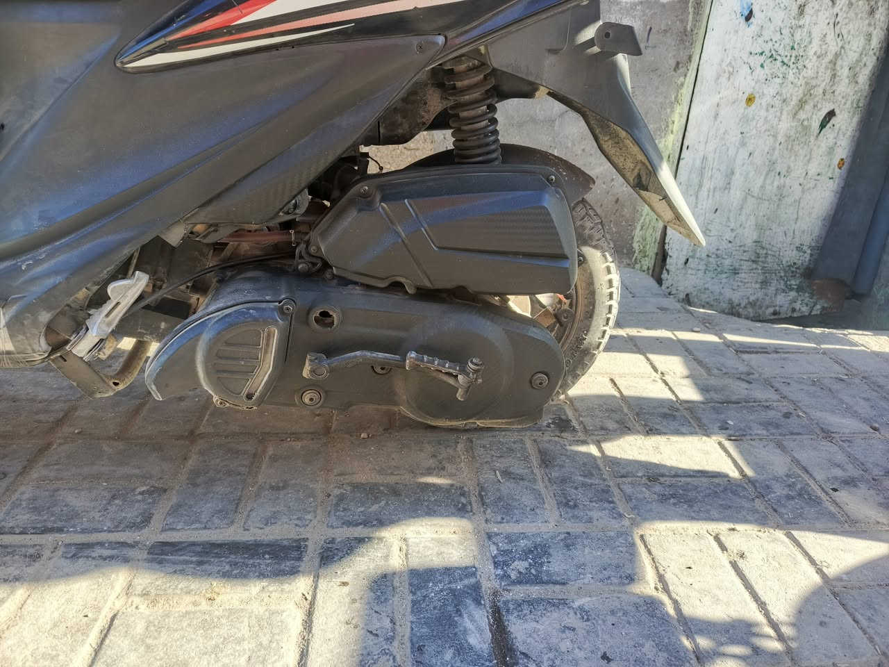 سلام عليكم درجة للبيع حلوه كله شغال سلف وهندر كهربيات شغال محرك ناعمة اسمه ادرس كله  شغال مكاني كربلاء حي الغدير+سعره 150الرقم ***********
