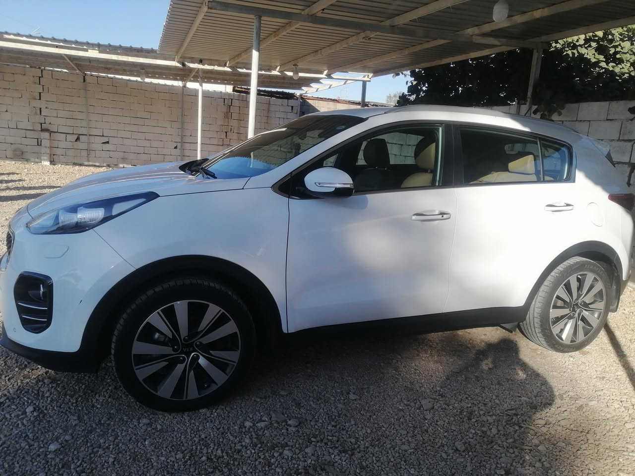 سلام عليكم سبورتج 2019 فول مواصفات عدا الفتحه السياره مكفوله كفاله عامه *********** الاستفسار عهذه الرقم
