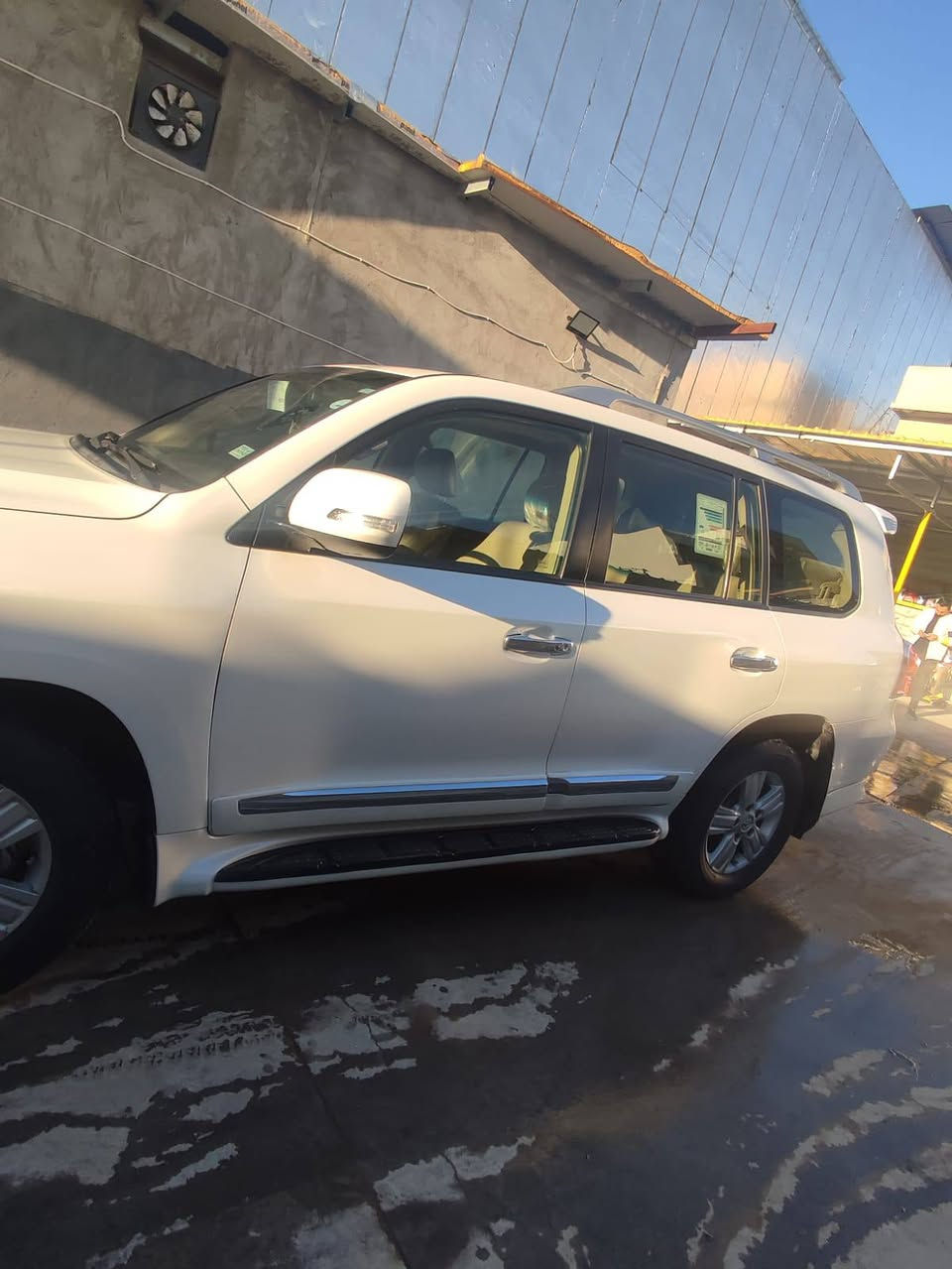 تۆیۆتا لاندکروز 2012 GXR فول مواسەفات
 سةفات نوك بو نوك بةشةرت
 بيبوياخ سةيارةيةكي زوررر
 جوانو باكة دينار مةسروفي نية
 سةنةوي تازة كيرو مةكينة بةشةرت  
166 هةزار روشتوة 

سعر لە کۆمێنت داوابکە ڕاستەخۆ بۆت دیت 📩 

گیرومەکینە بەشەرت زۆربەجوانی پاکی ماوە هیچ خەلەلیکی تیدا نییە 

ژمارەی خاوەنی 
***********
