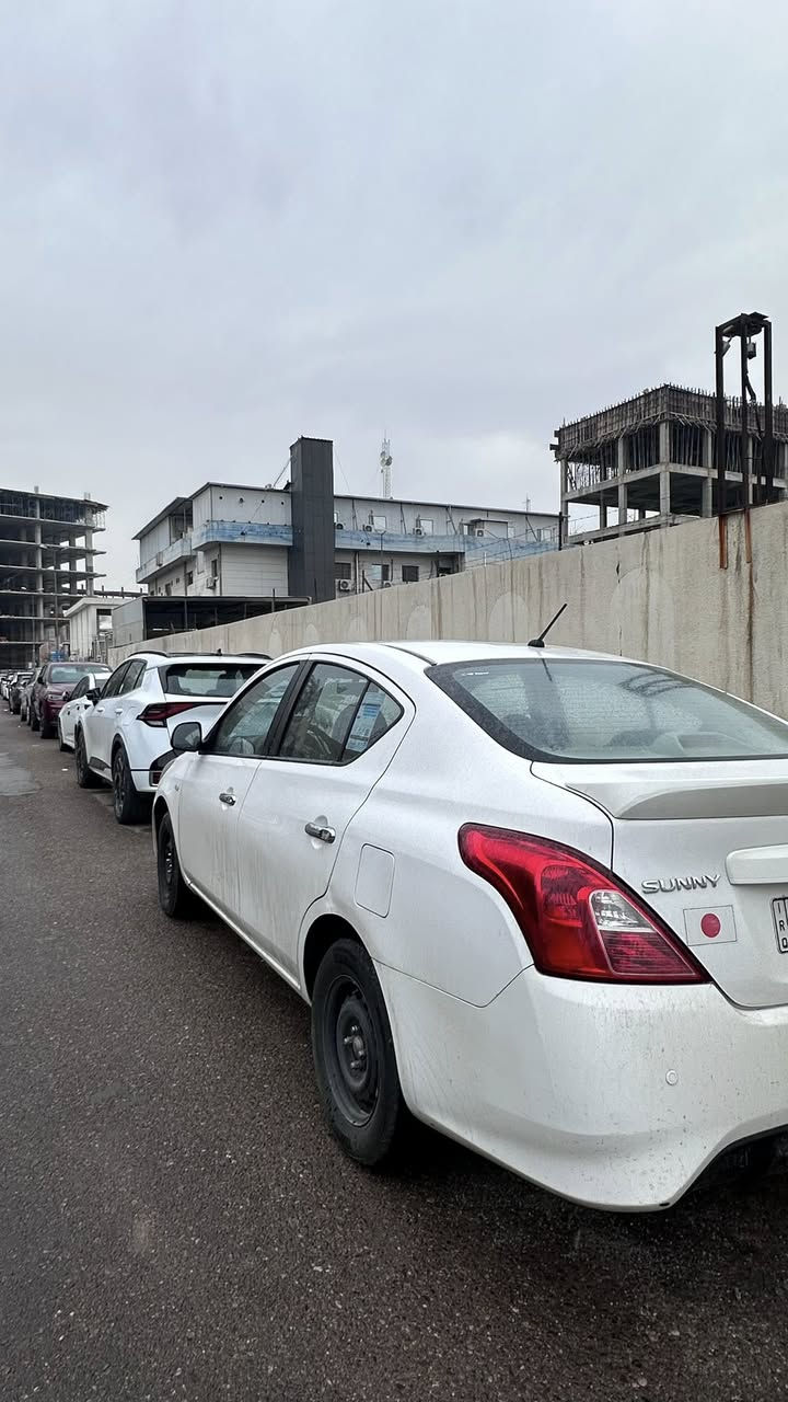 للبيع سني هندي 2019 مكفوله من تبديل والصبغ بيها بارد مكانين بار السايق وجاملوغ  خلفي سياره جديدة شوفت عينك مابيها اي نقص عليها ادامه كامله حتى صدر جديد تايرات تخم مابيها اي نقص 
مكانها حي الجامعة
105 بيها مجال قليل للشراي
رحمه الذاك الاب لتعلق تريد اتصل 
***********
