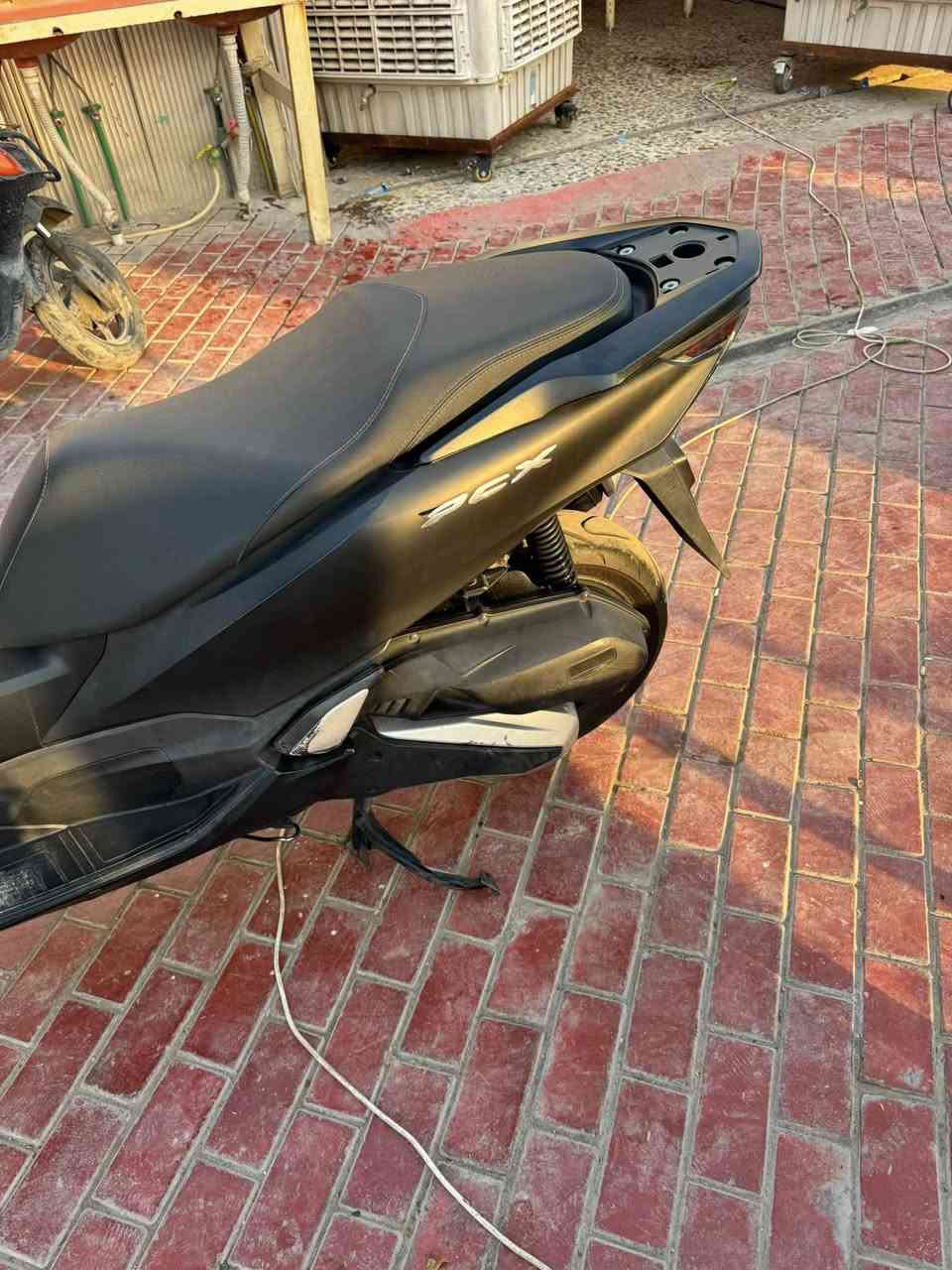 سلامن عليكم عندي دراجه للبيع pcx جيل 4
دراجه ماليزي مال رمبه كفاله عامه صاله 11 يوم من نازله سعر 16 وبيه مجال لشراي فقط مكان لدراجه مدينه الصدر 
***********
