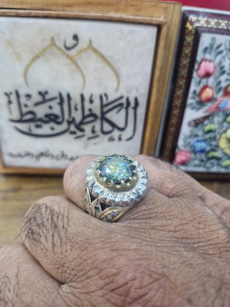 خاتم موزنايت تطعيم جوانب ماس صياغه صالحي قياس ٢٣.٢٤ 
١٥٠ الف


**إذا كنت صاحب هذا الإعلان وتريد حذفه لأي سبب، رجاءا أرسل رسالة إلى الدعم الفني**