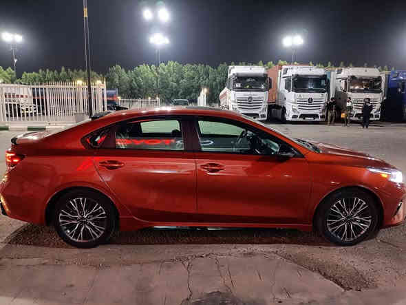 سلام عليكم 
فورتي موديل 24 
جيتي لاين
وارد امريكي 
فول مواصفات 
حادث تبديل باب سايق فقط 
مبدل نفس الون مشمشي 
ماشيه 19الف 
سيارة ب اسمي 
مكاني بغداد 
رقم ***********
شراي يتصل
