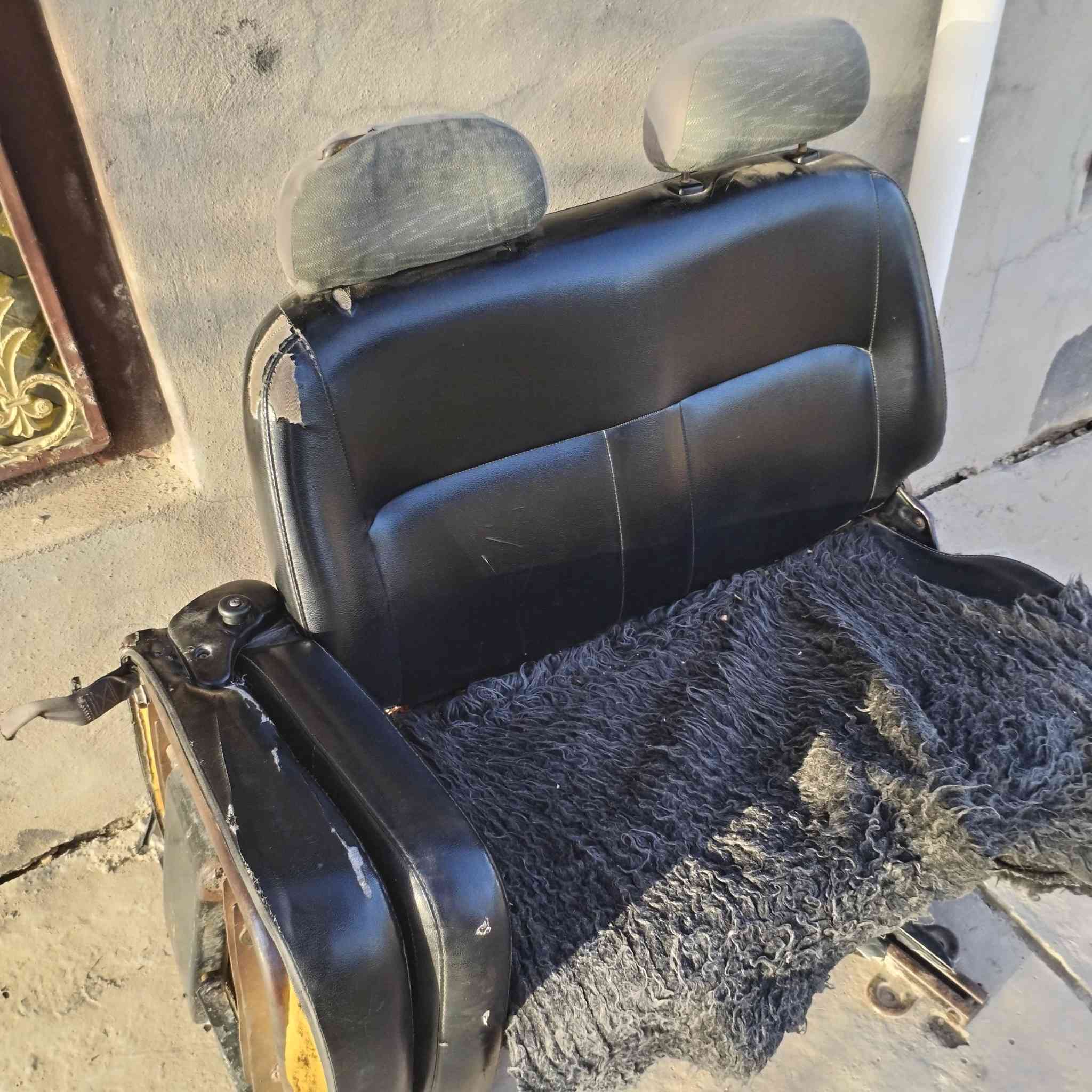 سلام عليكم كشن للبيع السعر 125بي مجال الأتصال***********
